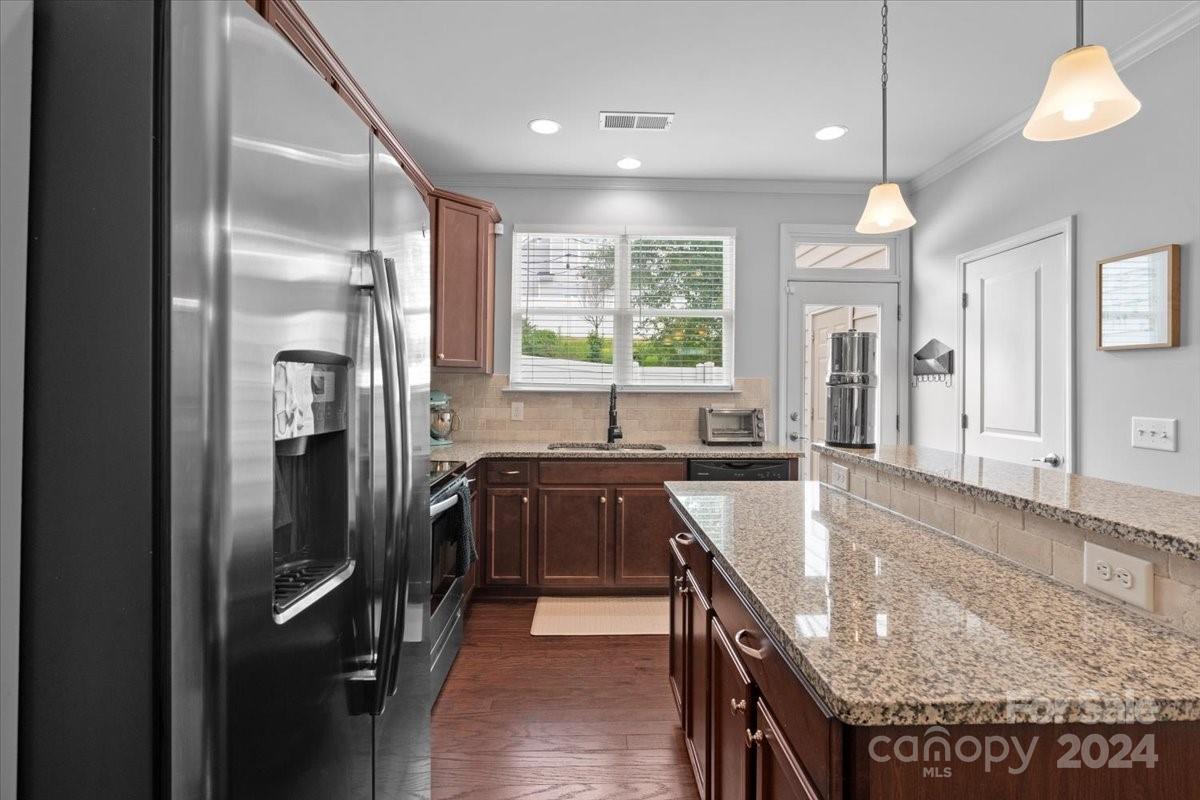 337 River Park Road