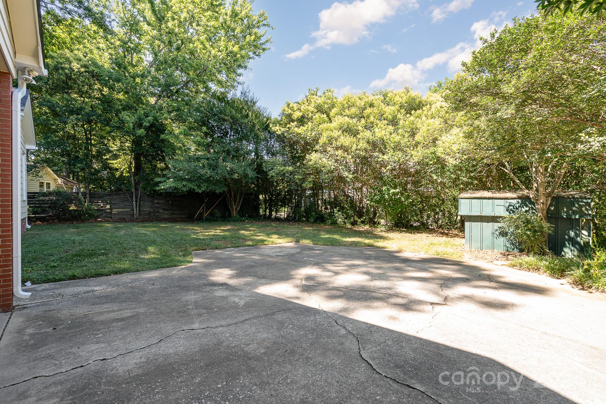 5500 Robinhood Road