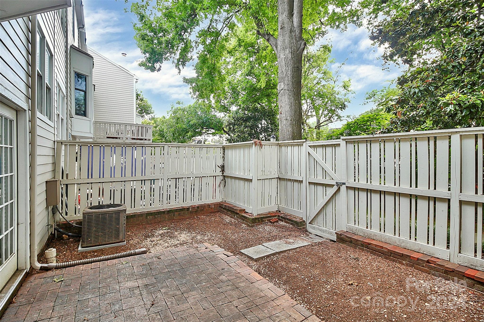 240 S Clarkson Street