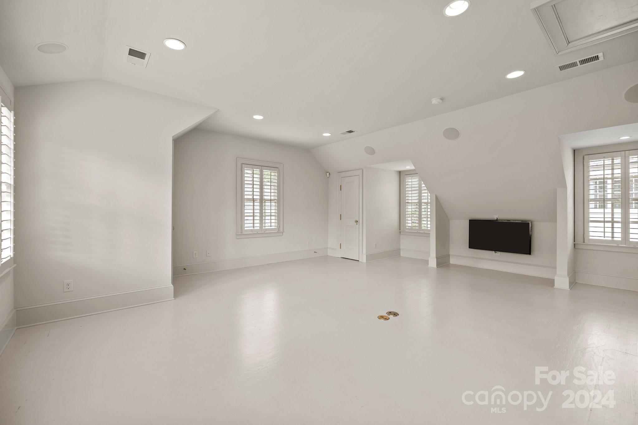 410 Colville Rd