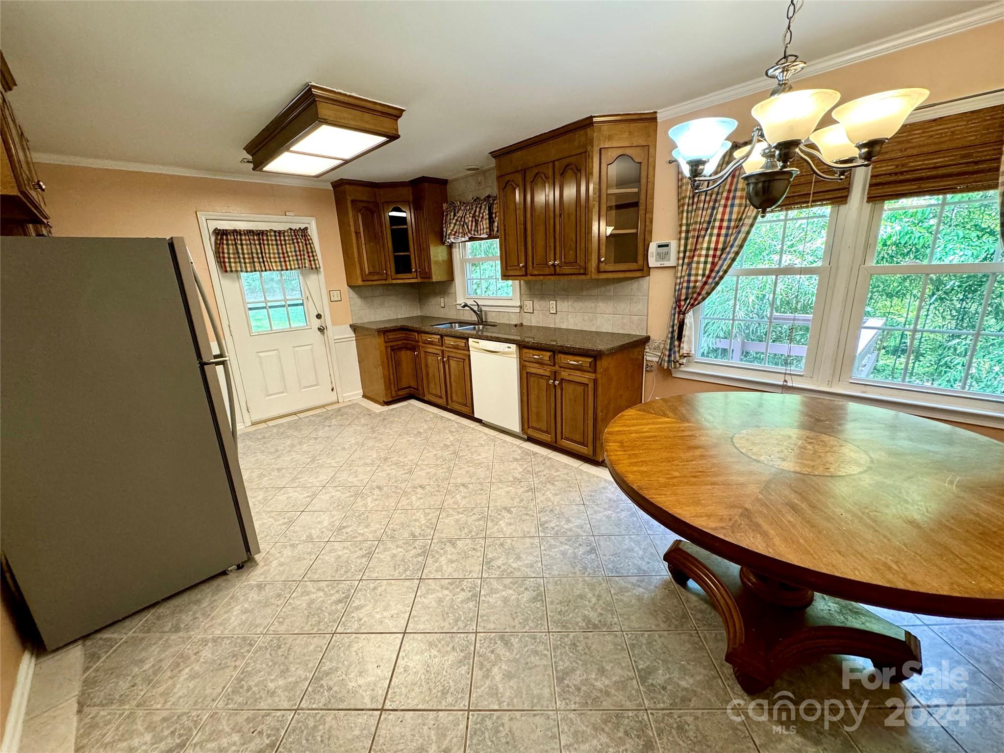 2313 Applegate Drive