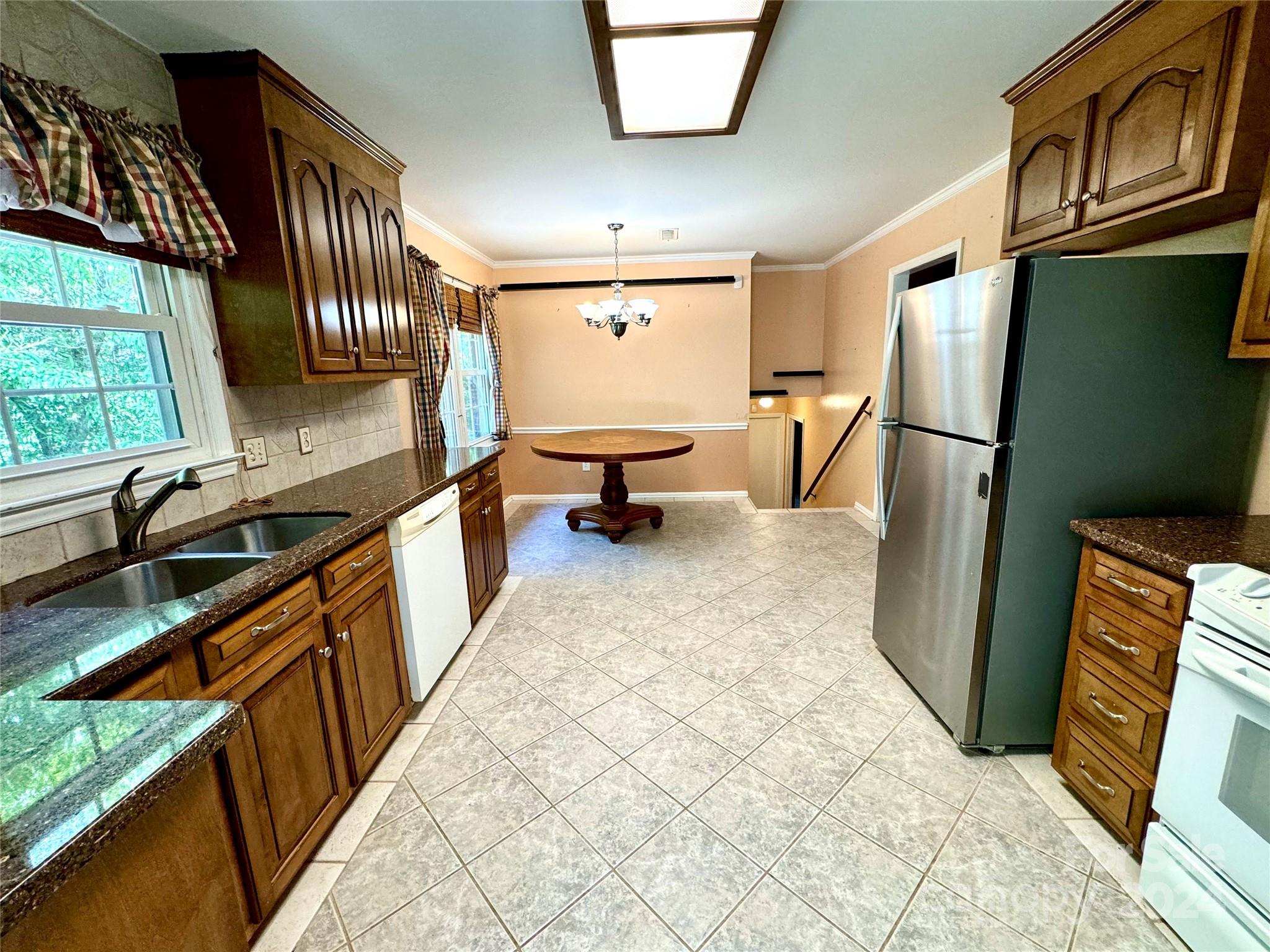 2313 Applegate Drive