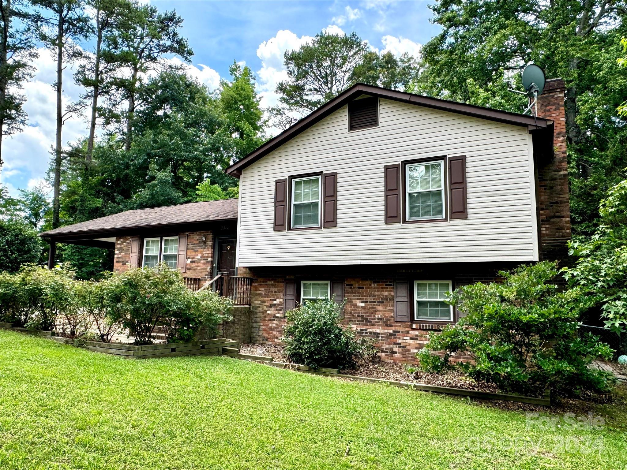 2313 Applegate Drive