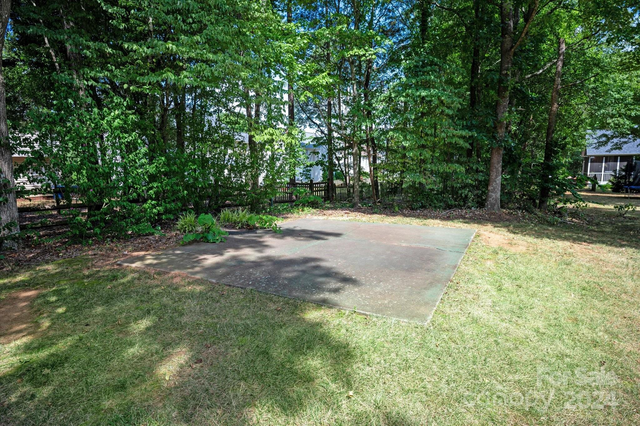 808 Staghorn Lane