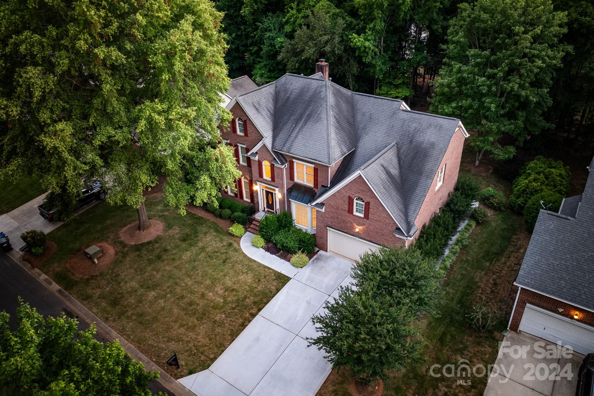 808 Staghorn Lane