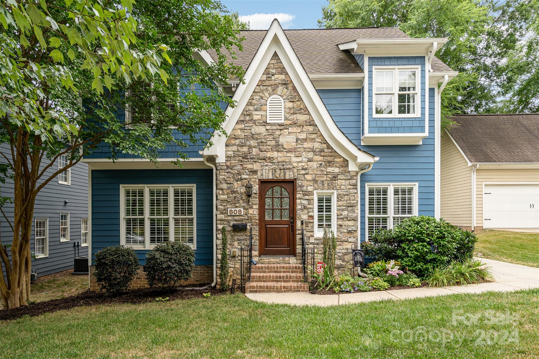808 Isabel Court