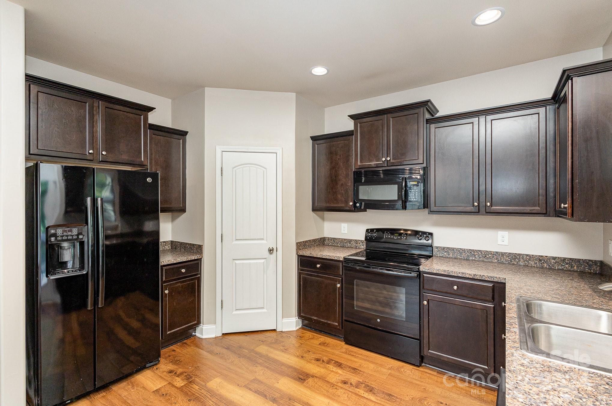 5212 Newport Landing Way