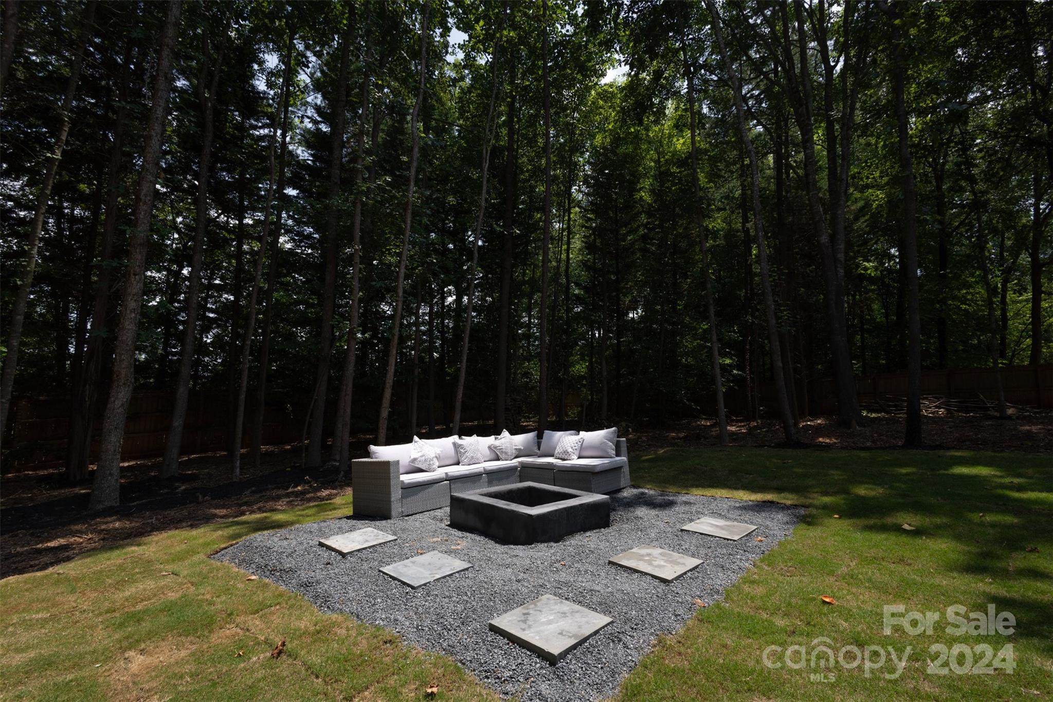 6050 Bluebird Hill Lane