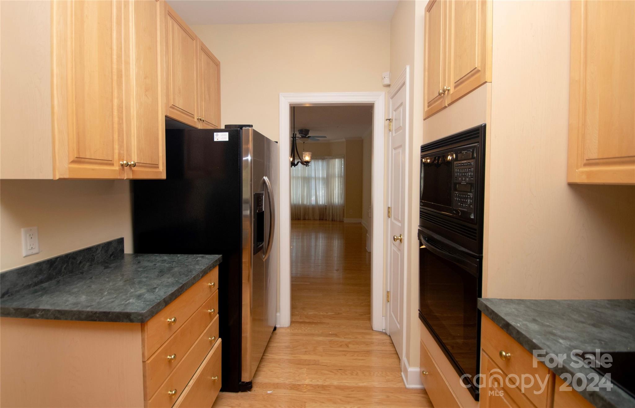 309 Sloane Square Way