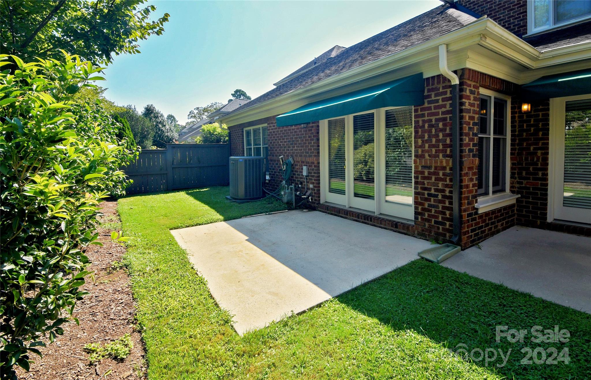 309 Sloane Square Way