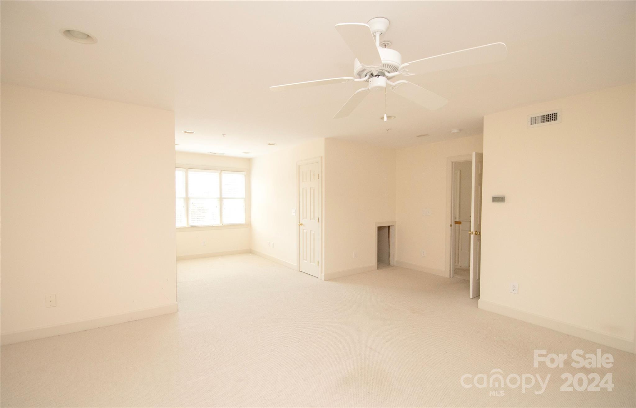 309 Sloane Square Way