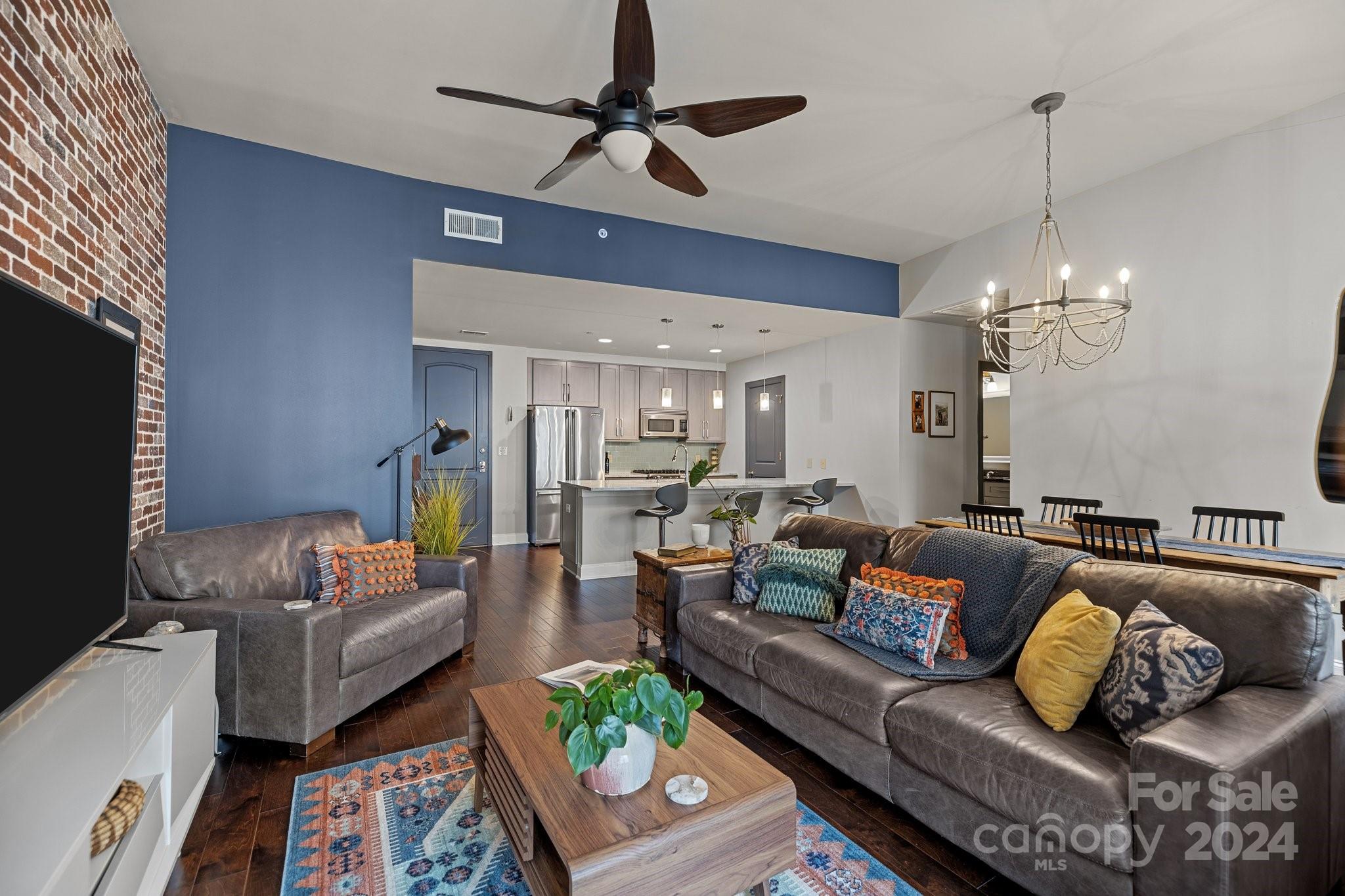 701 Royal Court Unit: 901