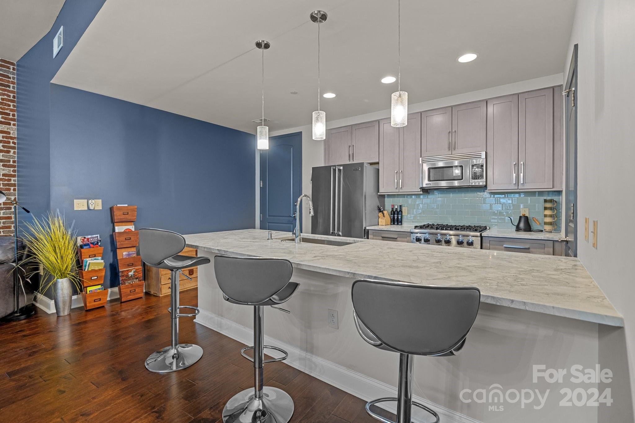 701 Royal Court Unit: 901