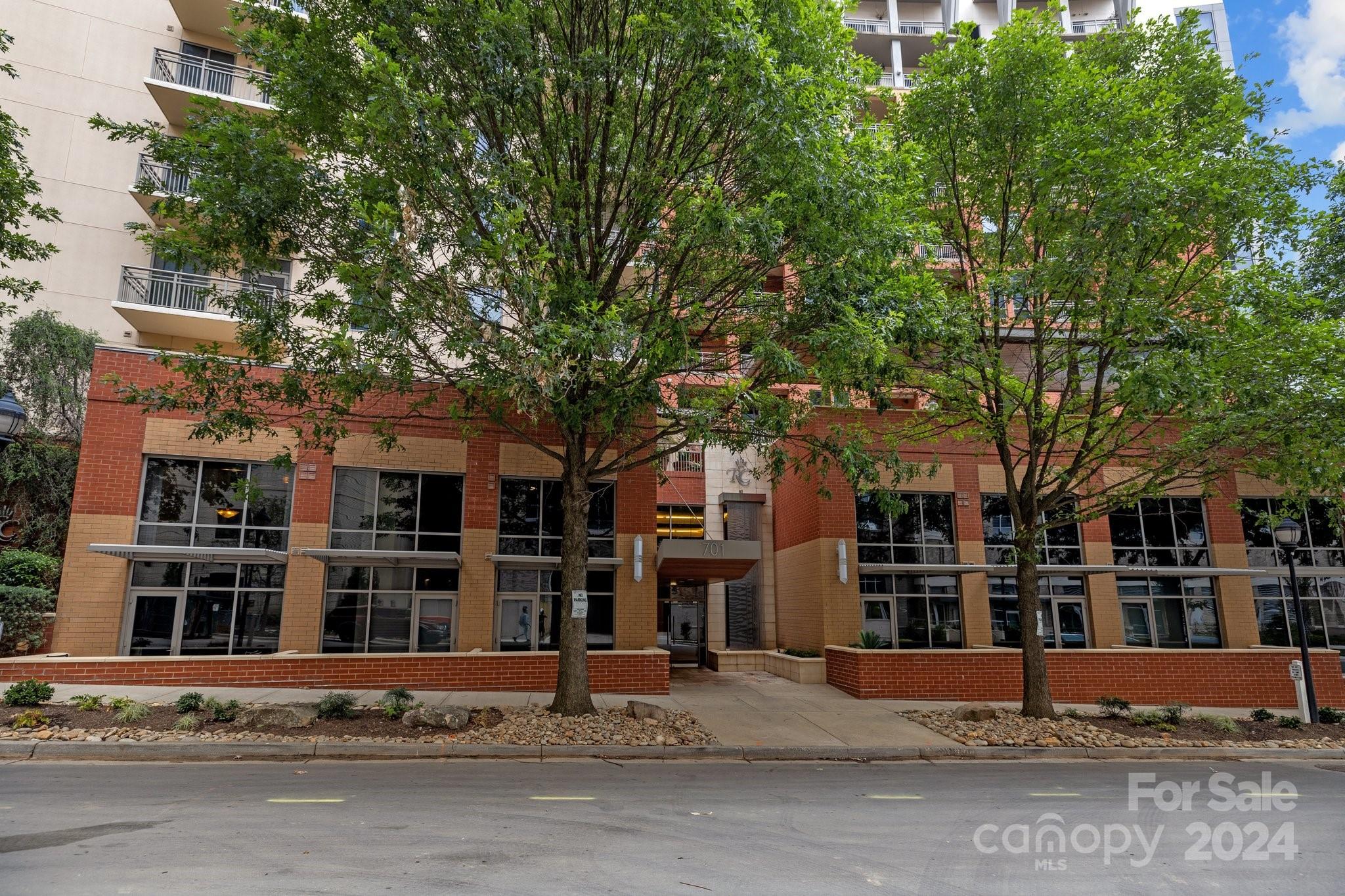 701 Royal Court Unit: 901
