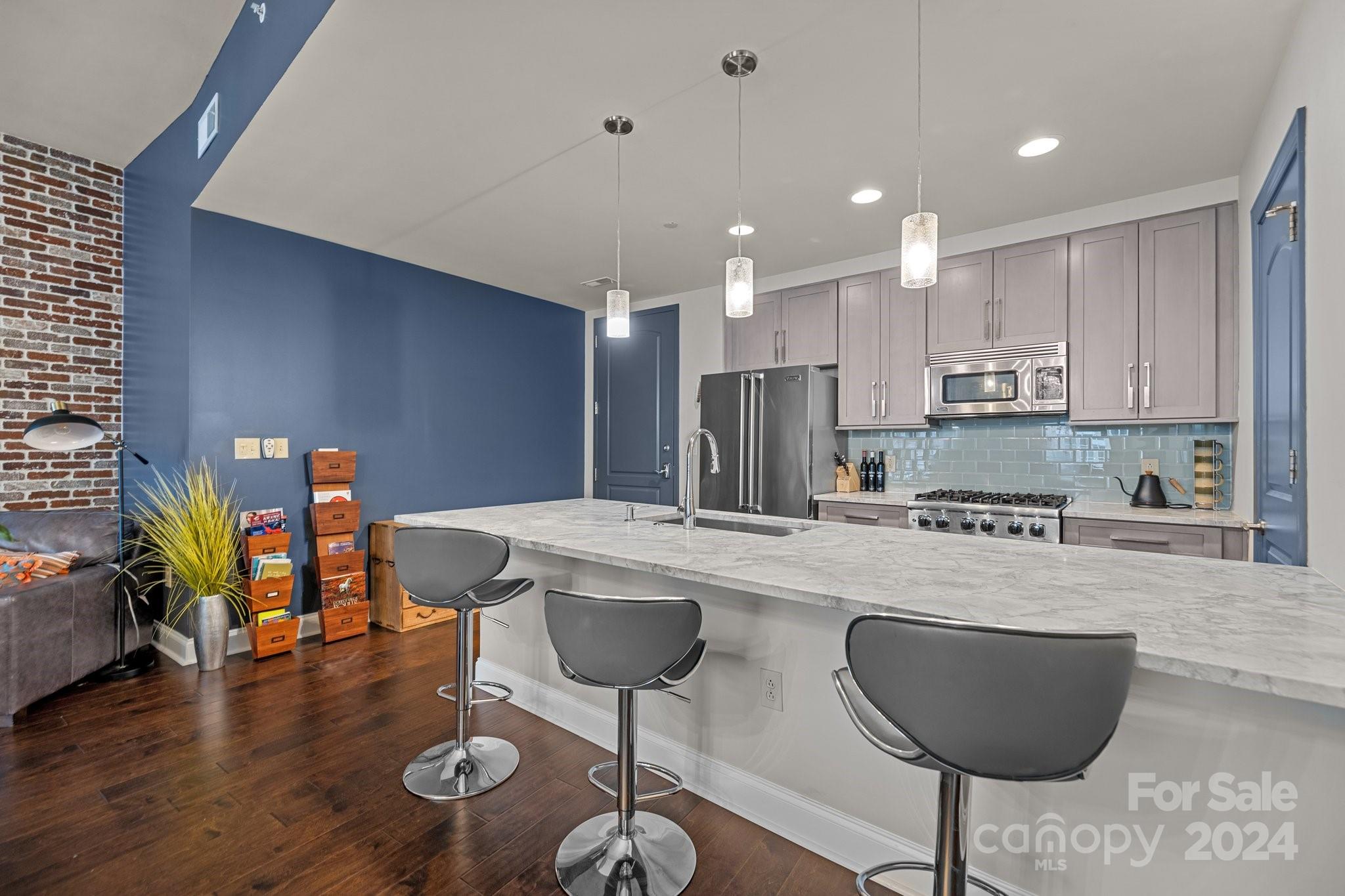 701 Royal Court Unit: 901