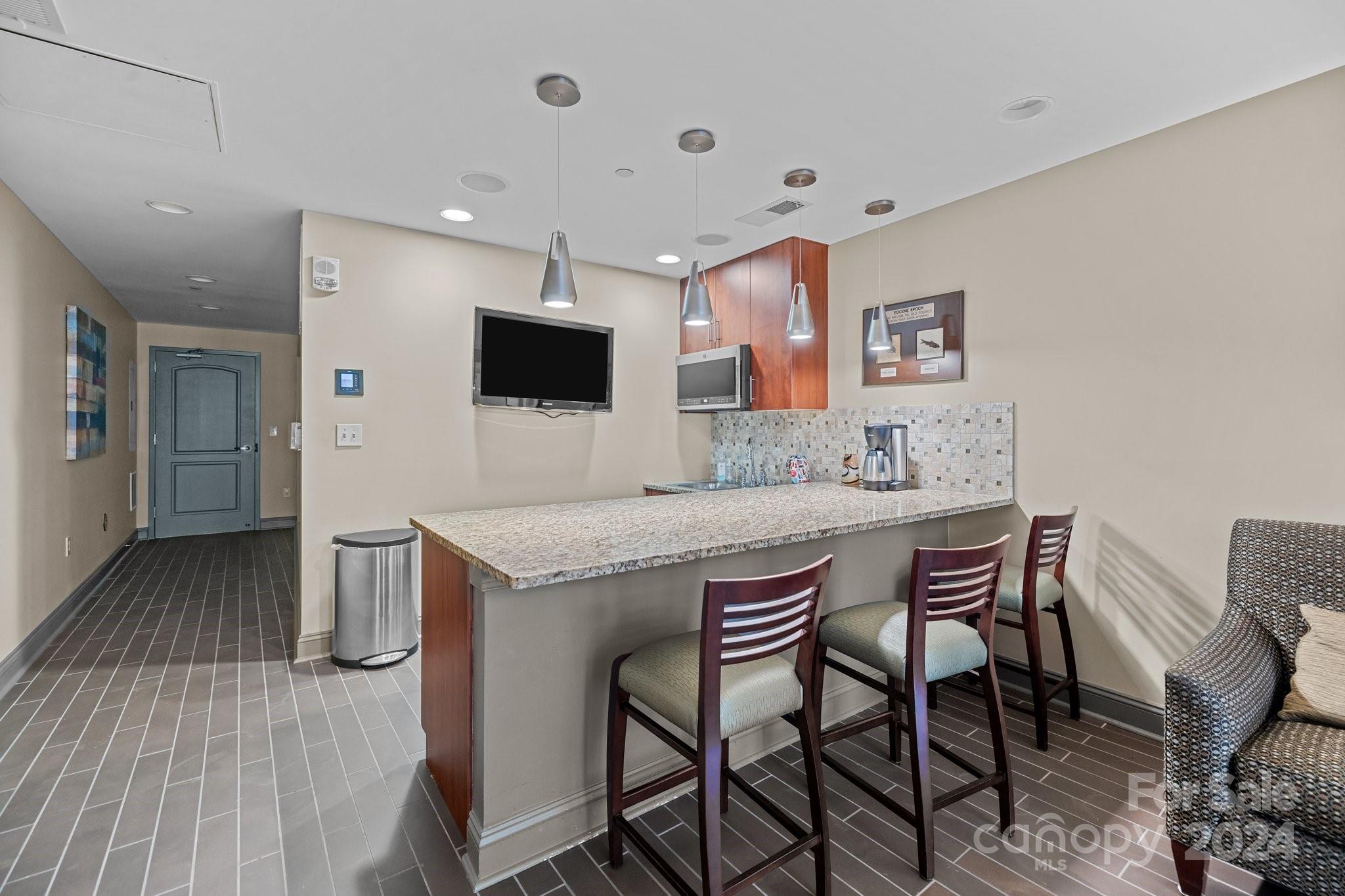 701 Royal Court Unit: 901