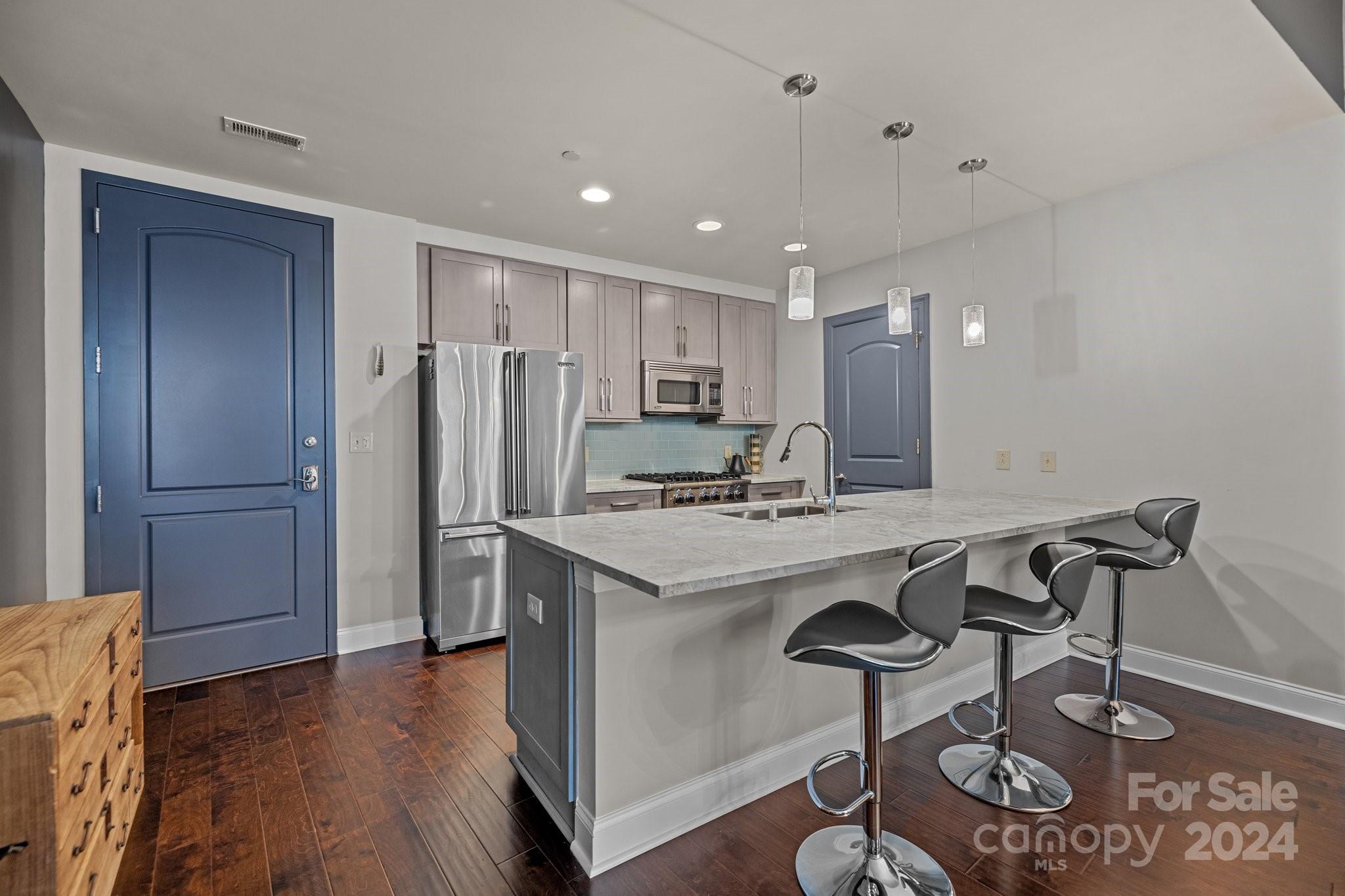 701 Royal Court Unit: 901