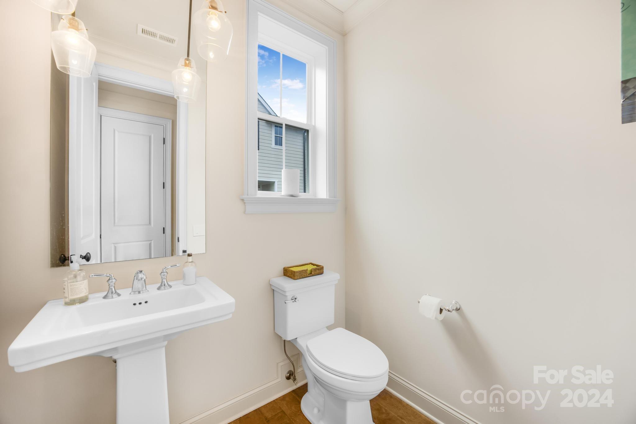 1216 Cotswold Place