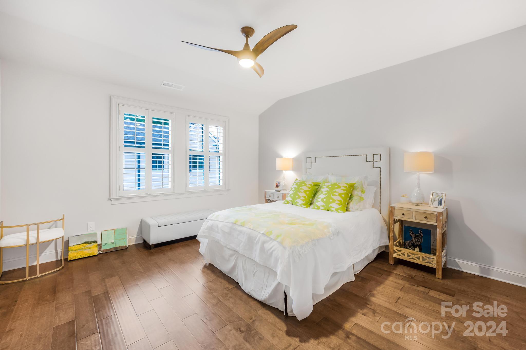 1216 Cotswold Place