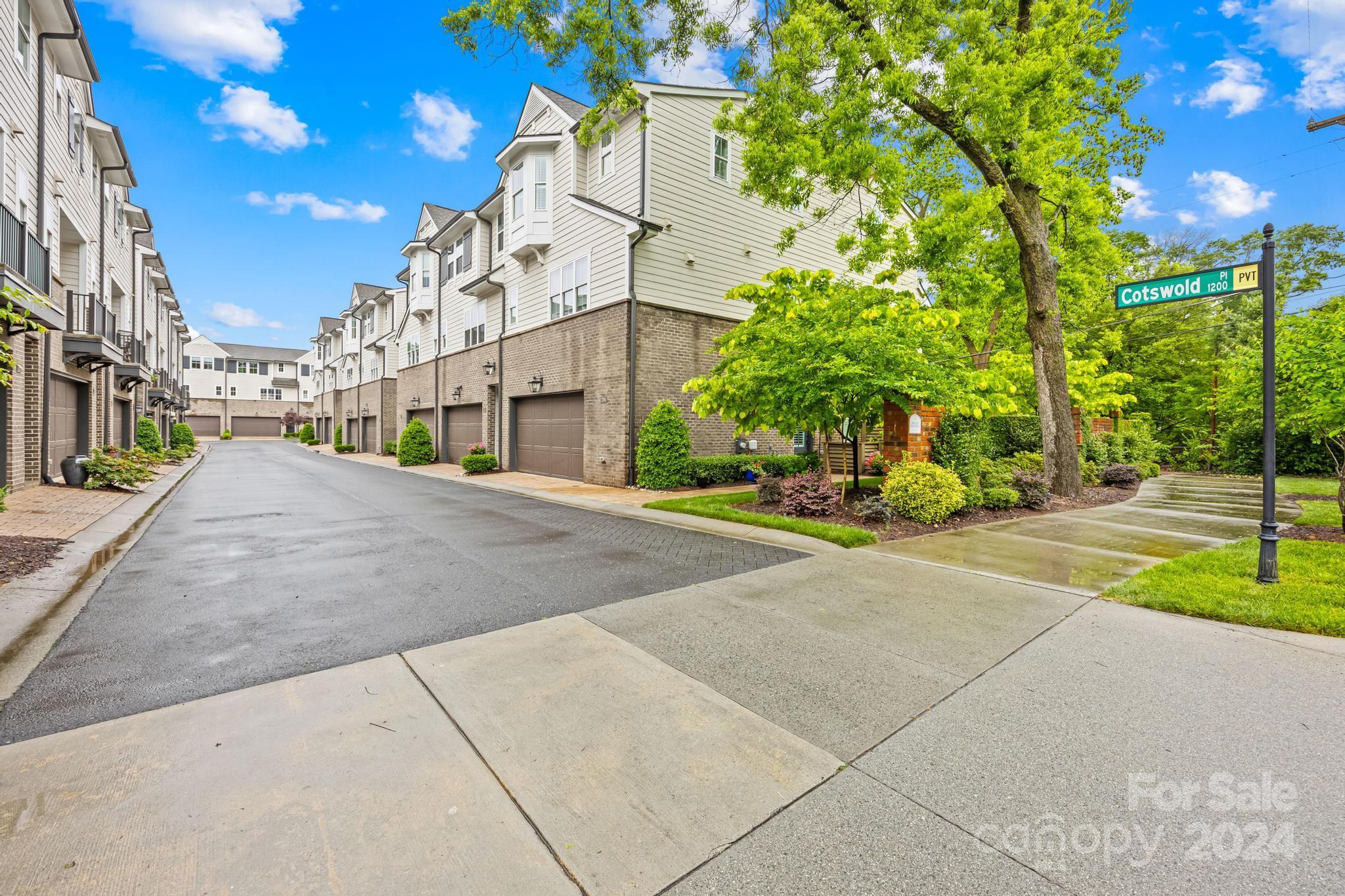 1216 Cotswold Place