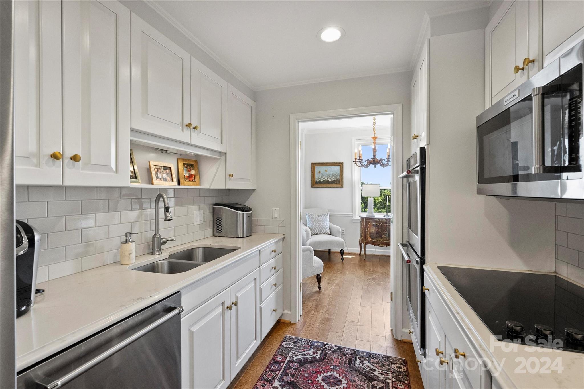 1530 Queens Road Unit: 901