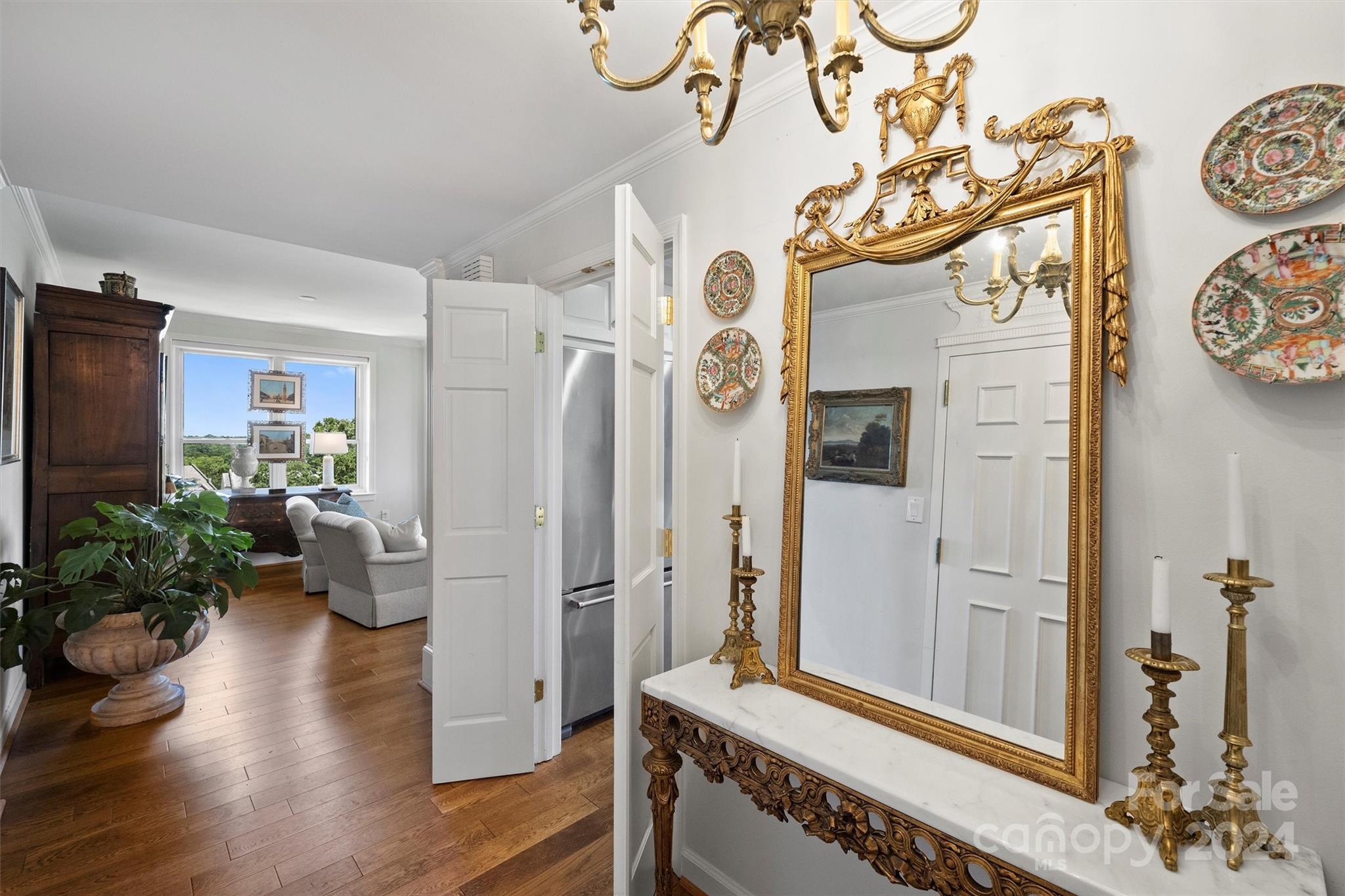 1530 Queens Road Unit: 901
