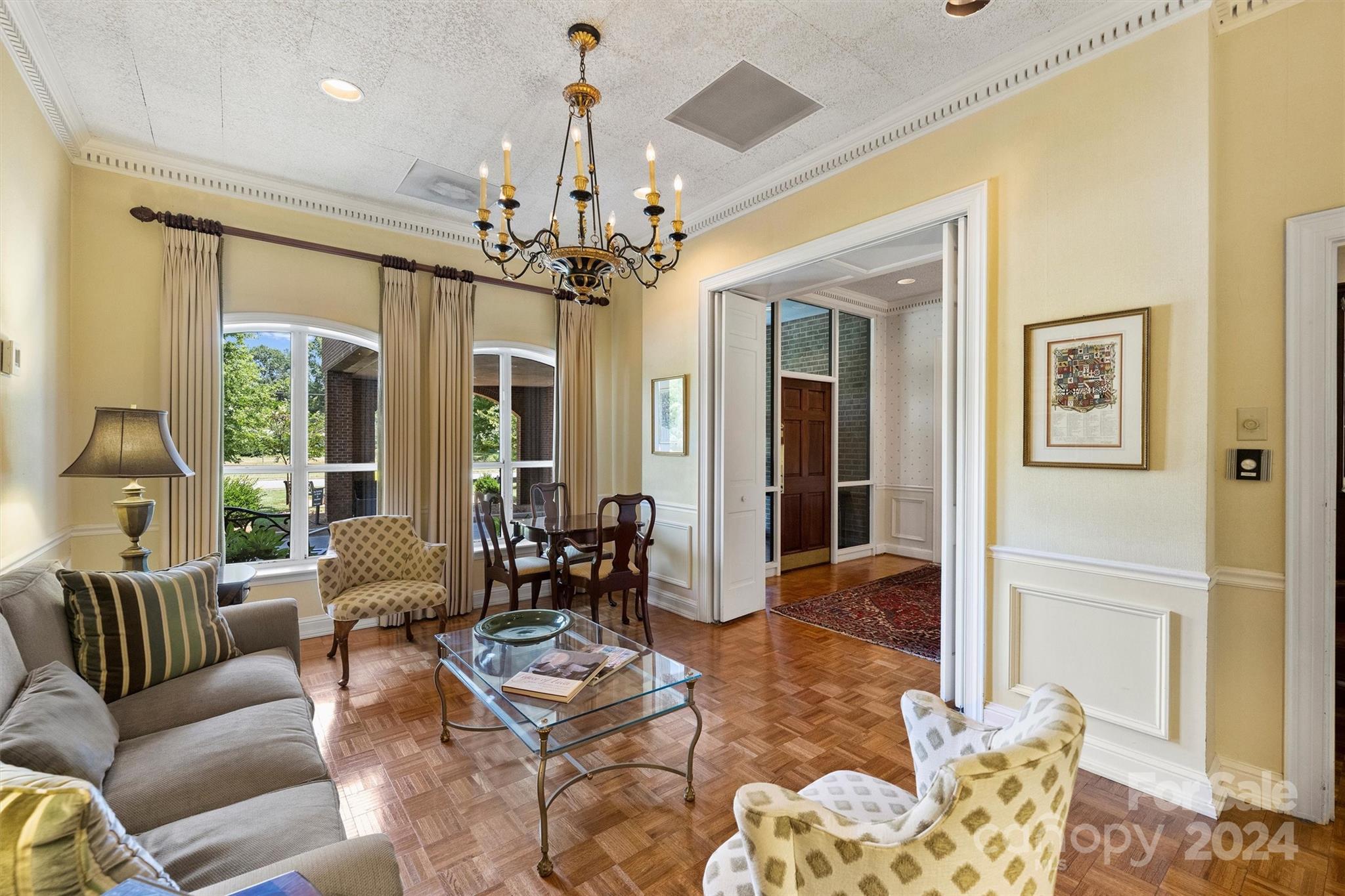 1530 Queens Road Unit: 901
