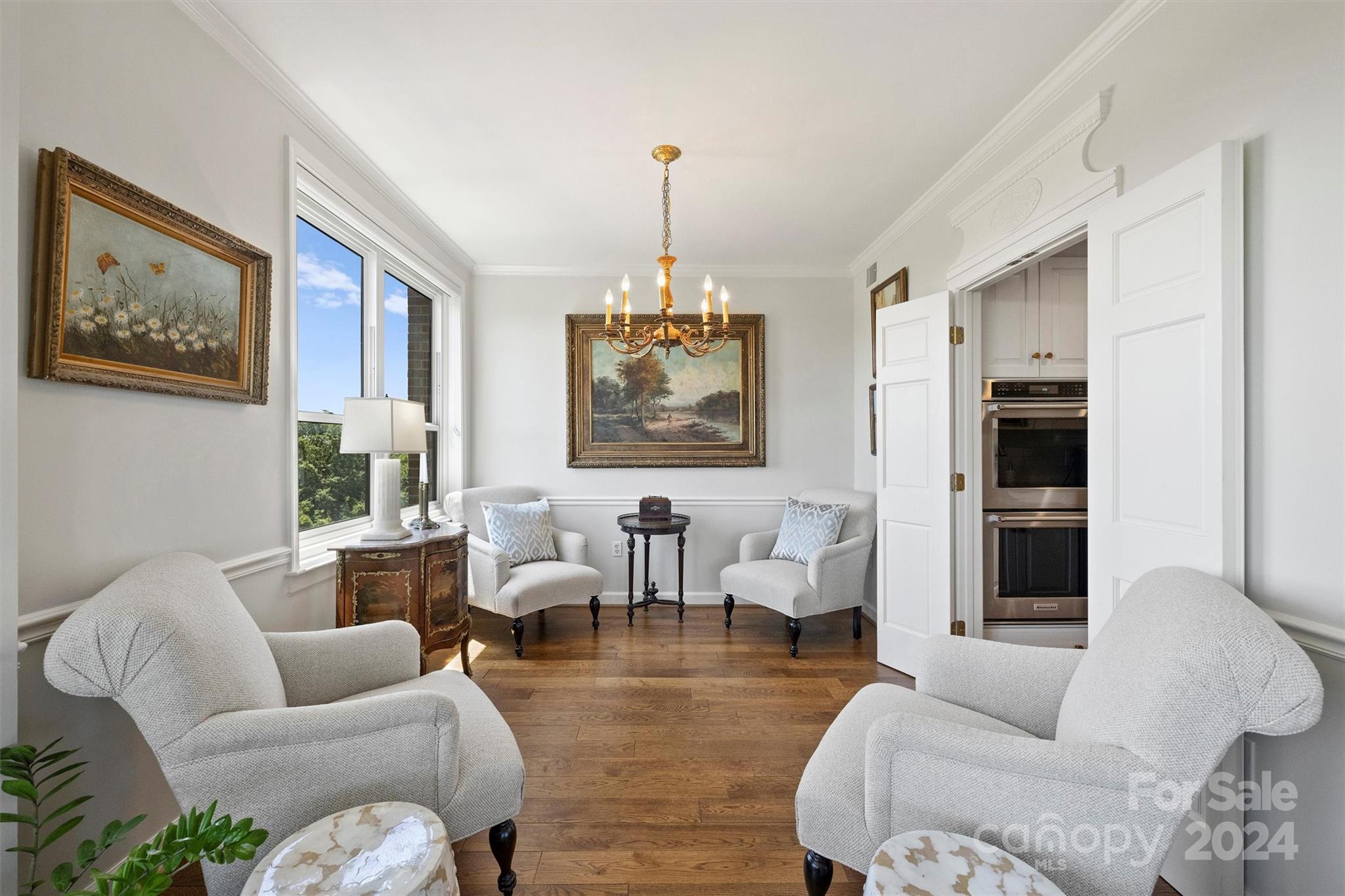 1530 Queens Road Unit: 901