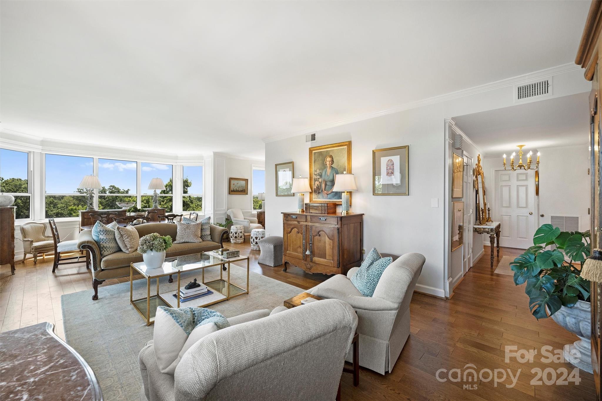 1530 Queens Road Unit: 901