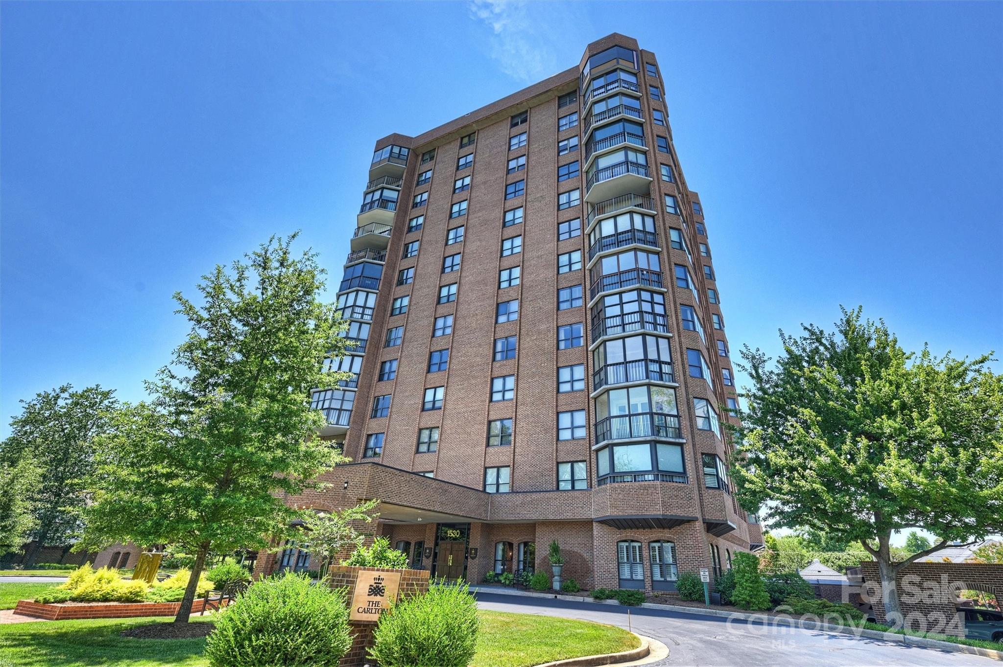 1530 Queens Road Unit: 901