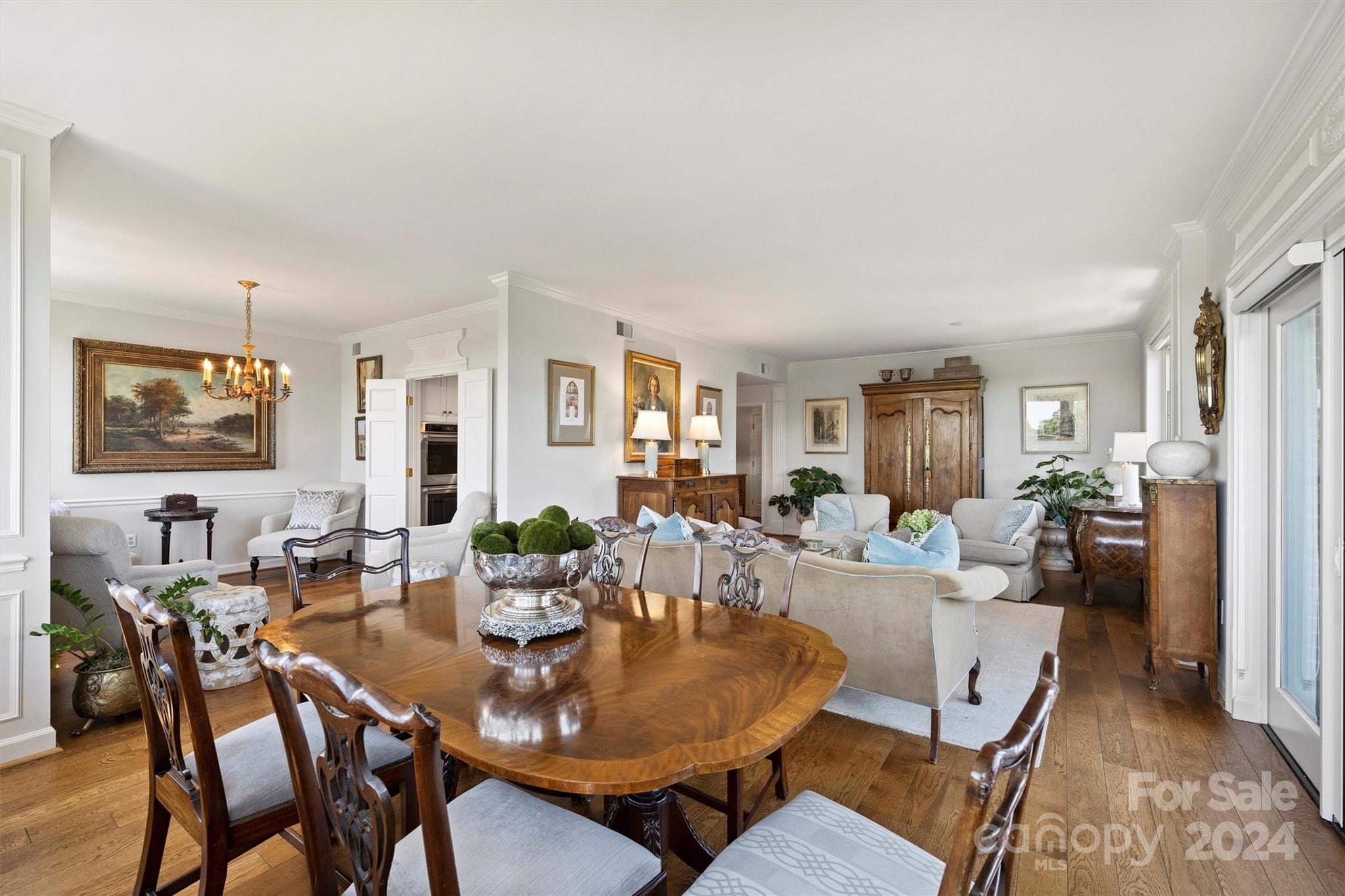1530 Queens Road Unit: 901