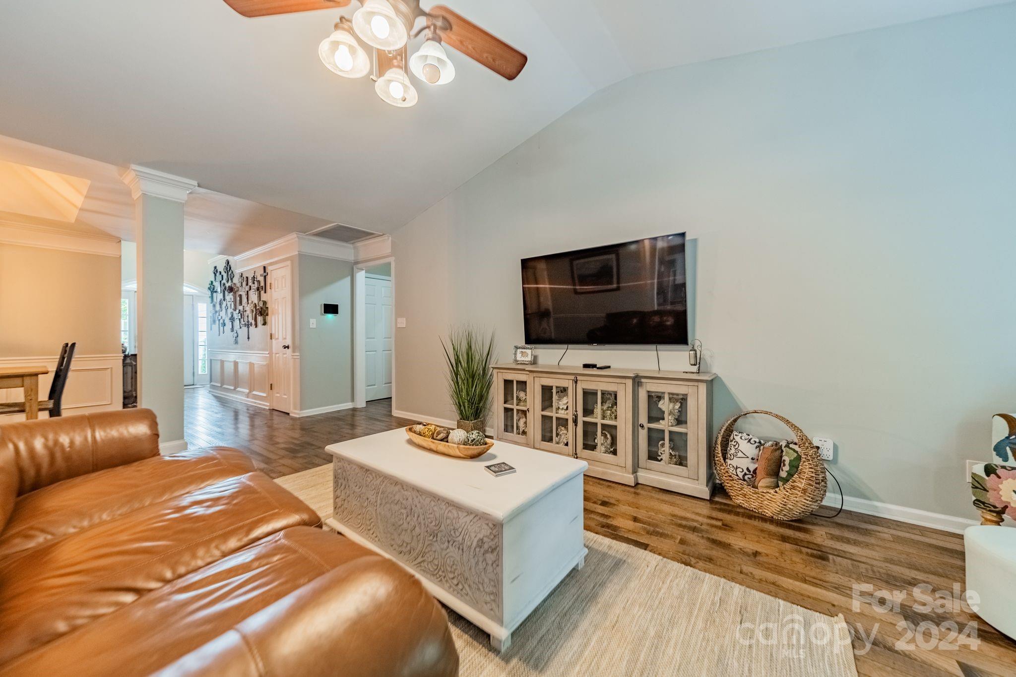 13710 Glenford Place