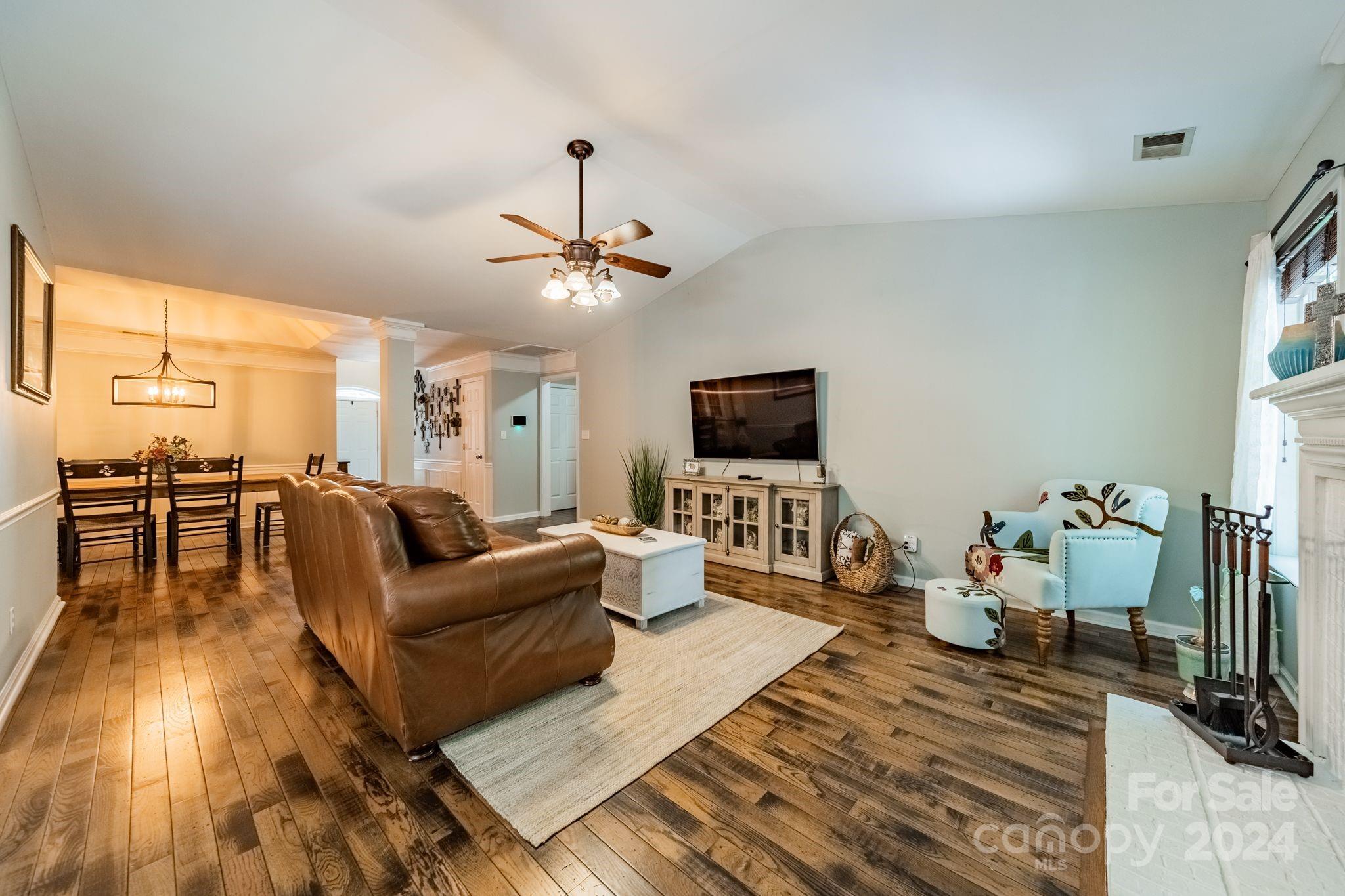 13710 Glenford Place