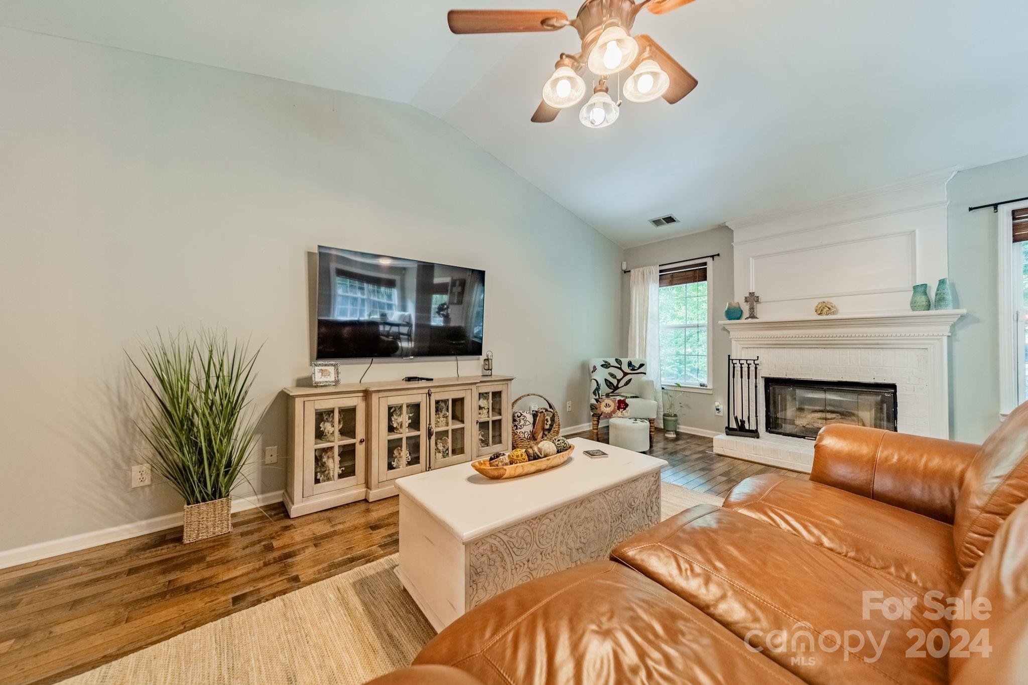 13710 Glenford Place
