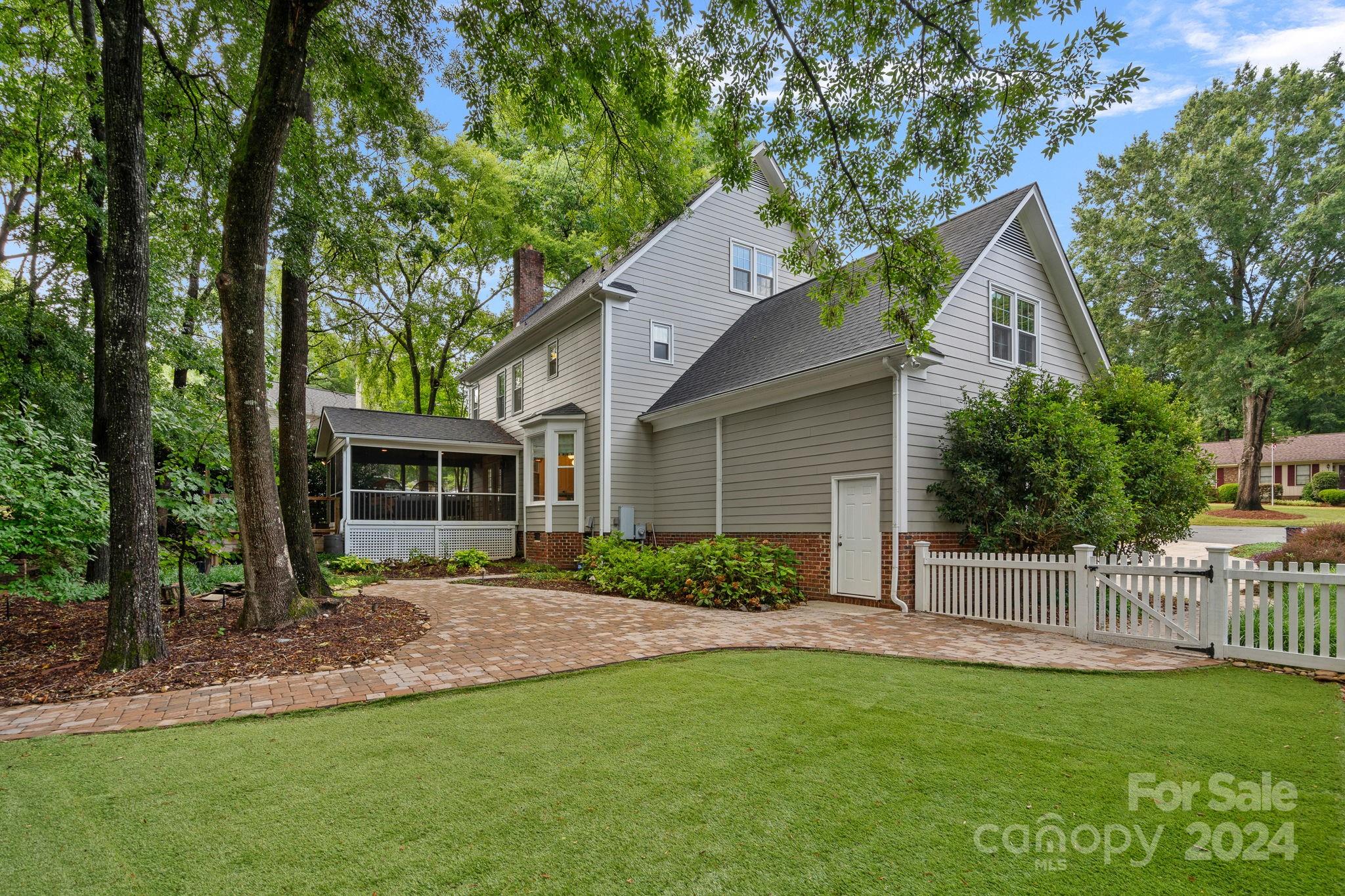 3000 Heathgate Road
