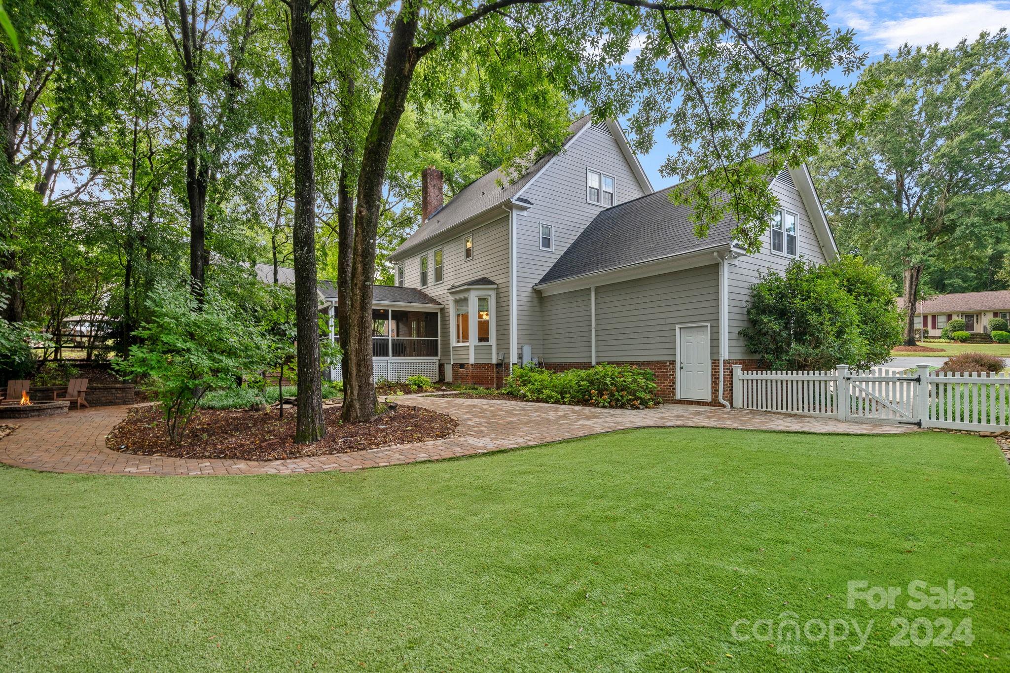 3000 Heathgate Road