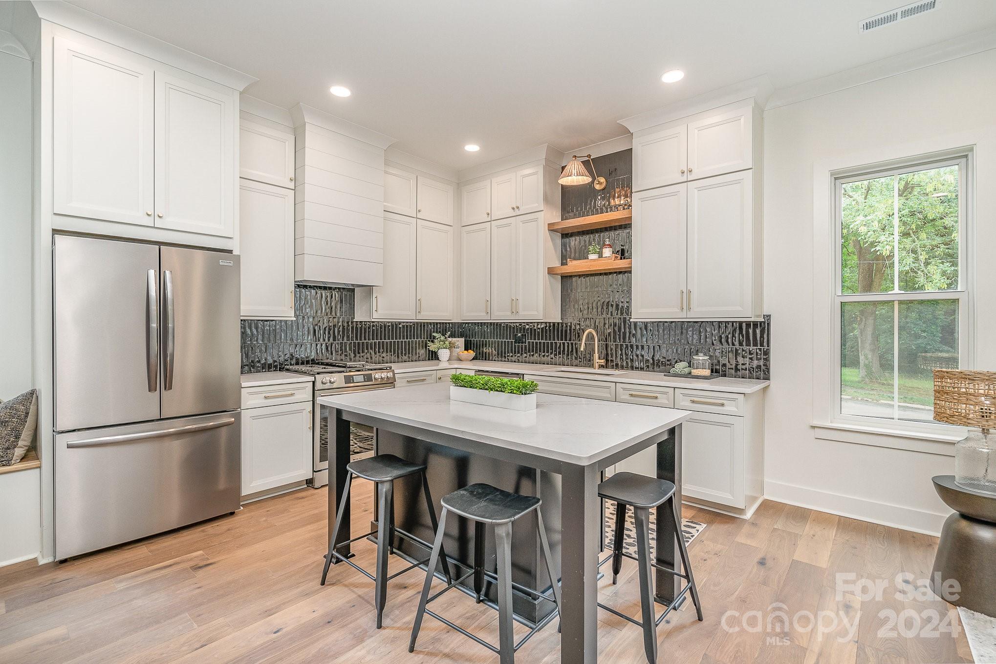 1542 Winston Drive