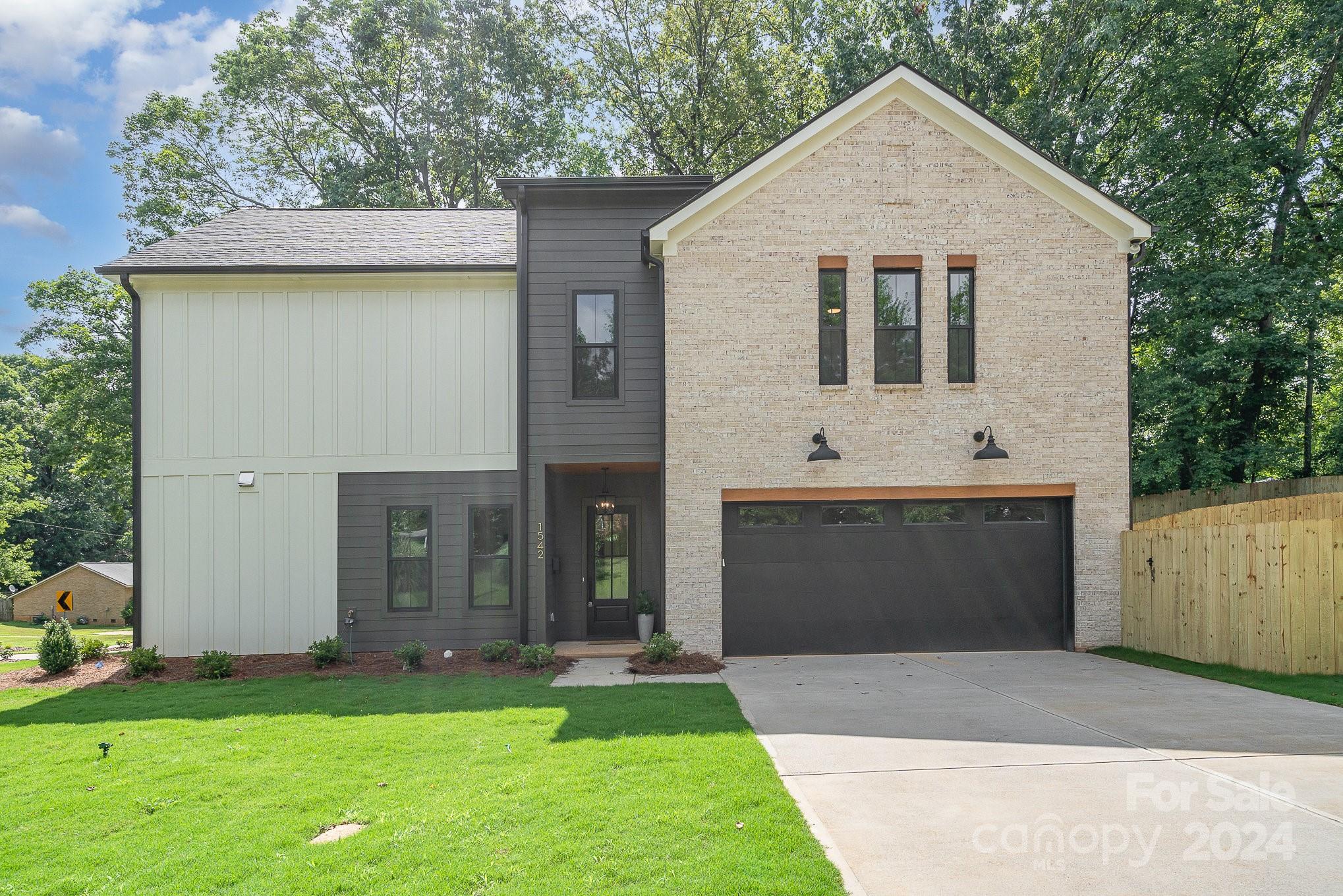 1542 Winston Drive