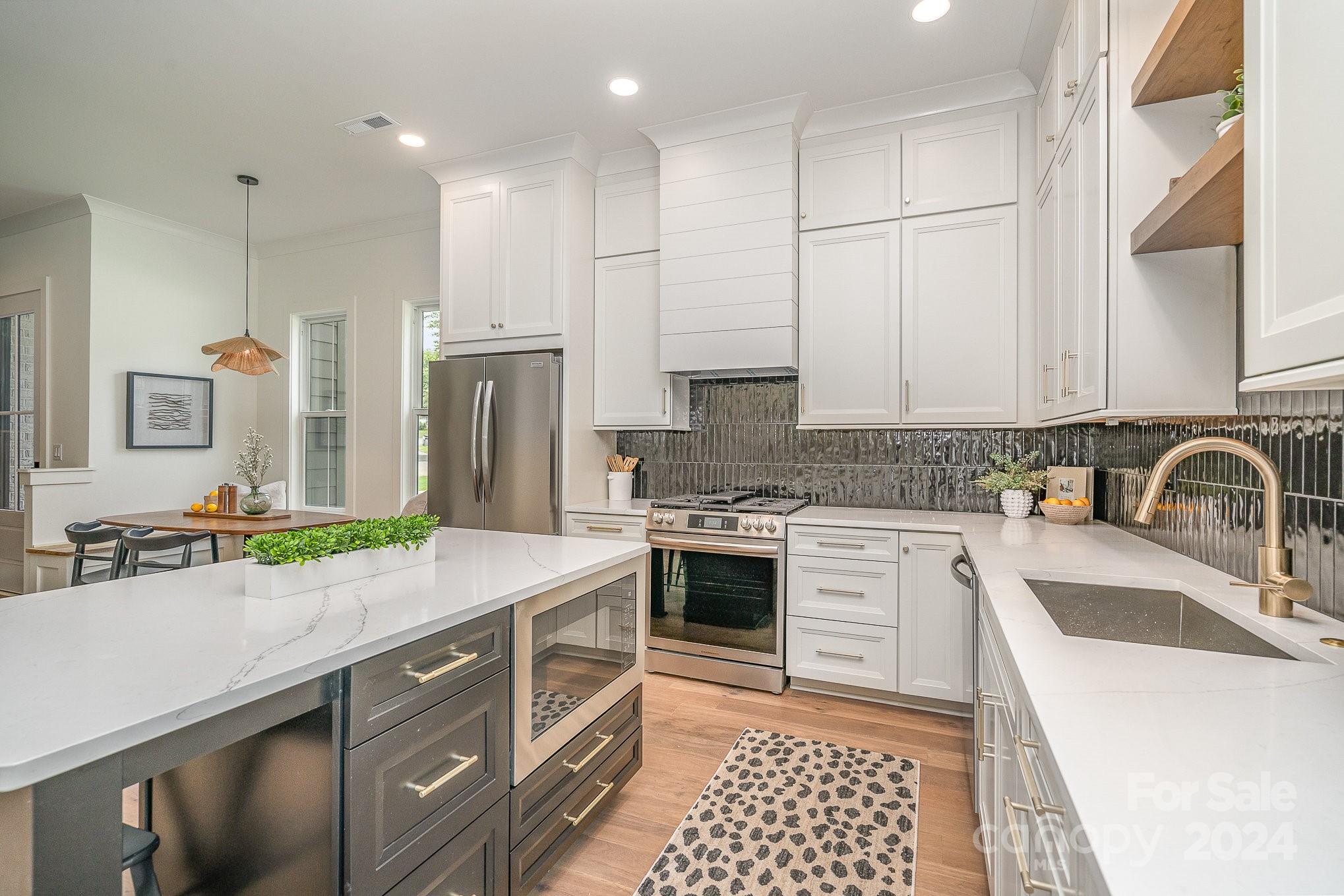 1542 Winston Drive