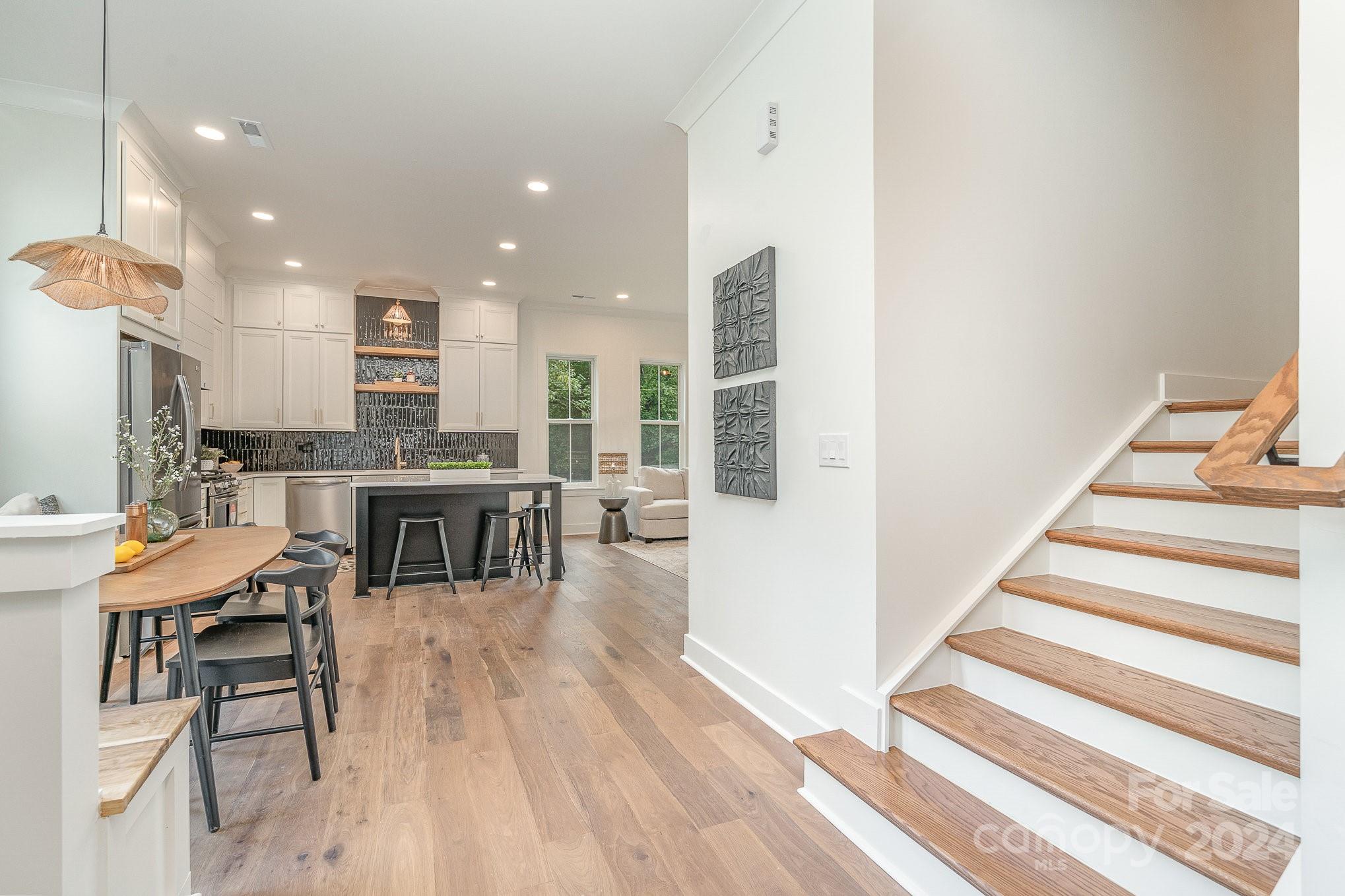 1542 Winston Drive