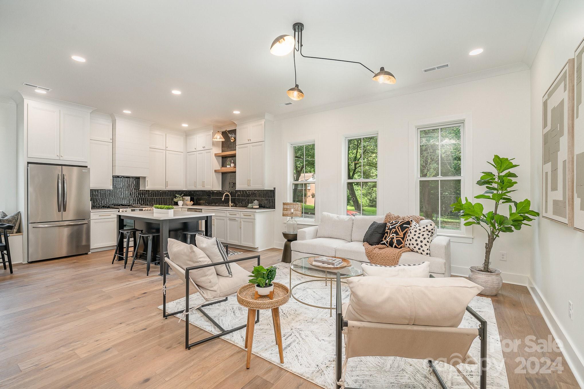 1542 Winston Drive