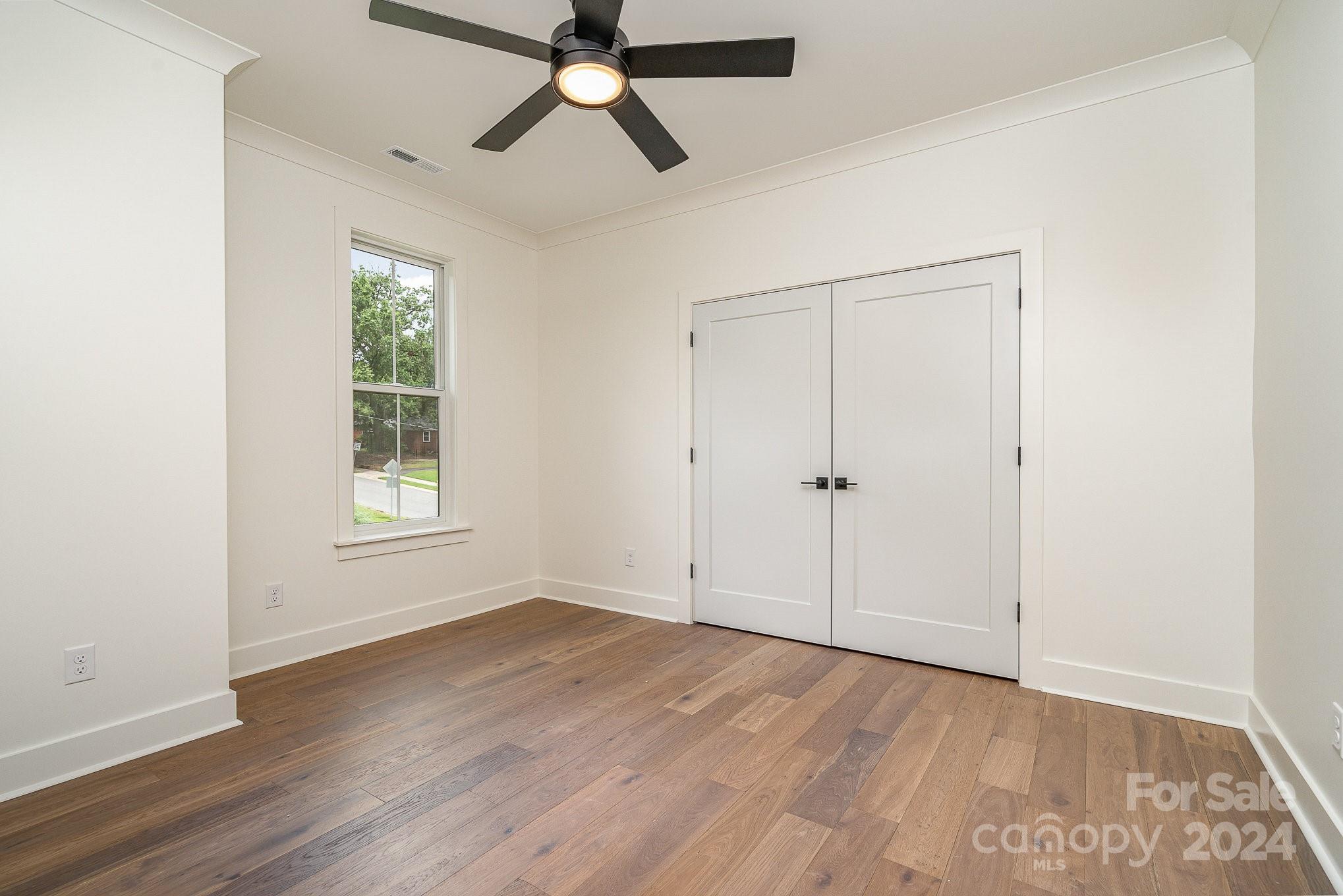 1542 Winston Drive