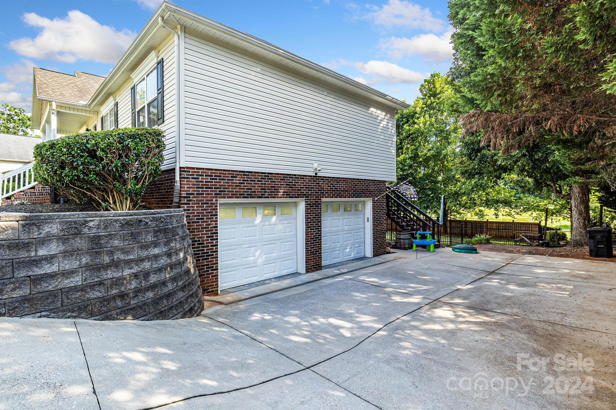 219 Heather Glen Lane
