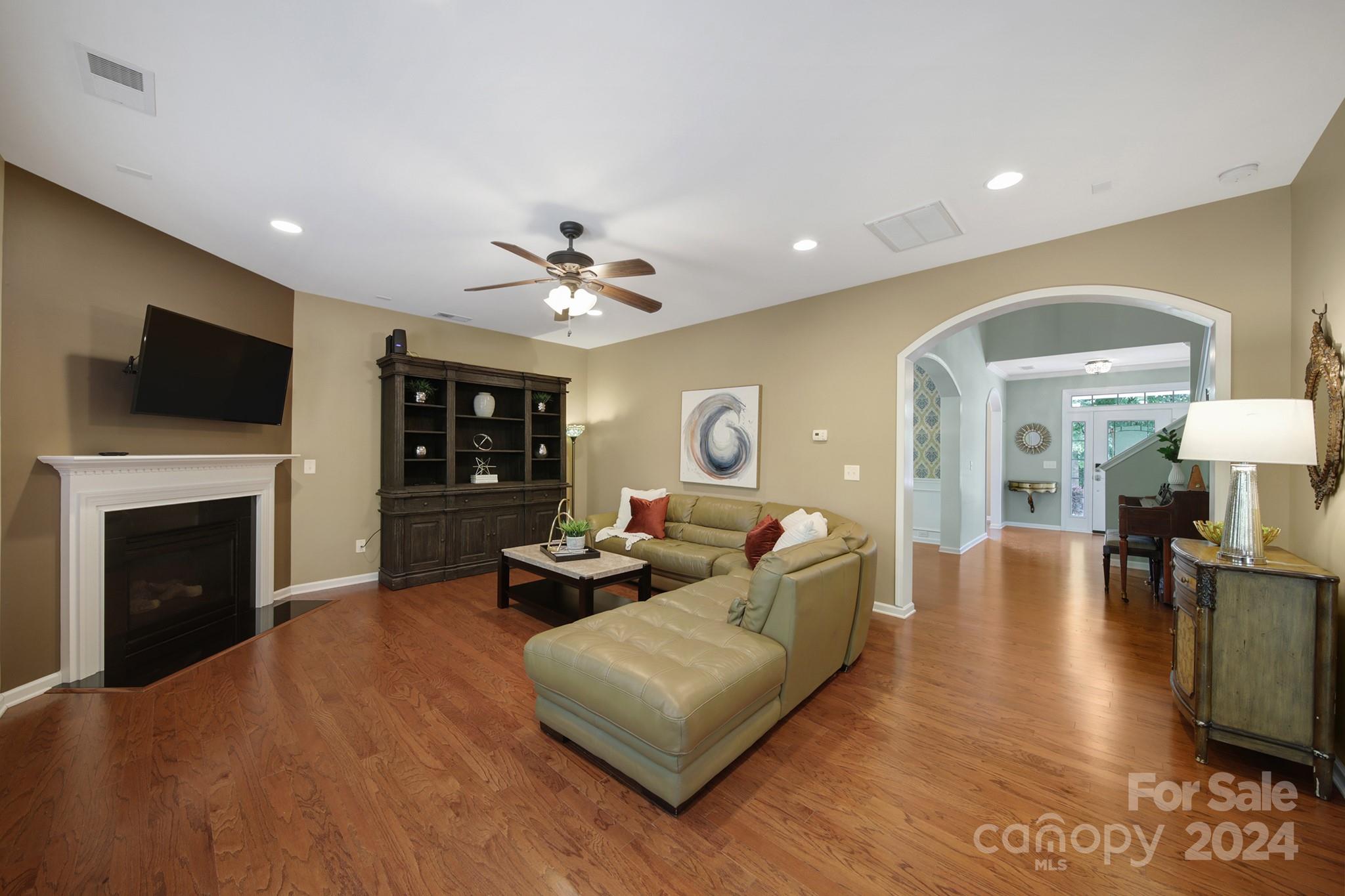 10257 Elizabeth Crest Lane