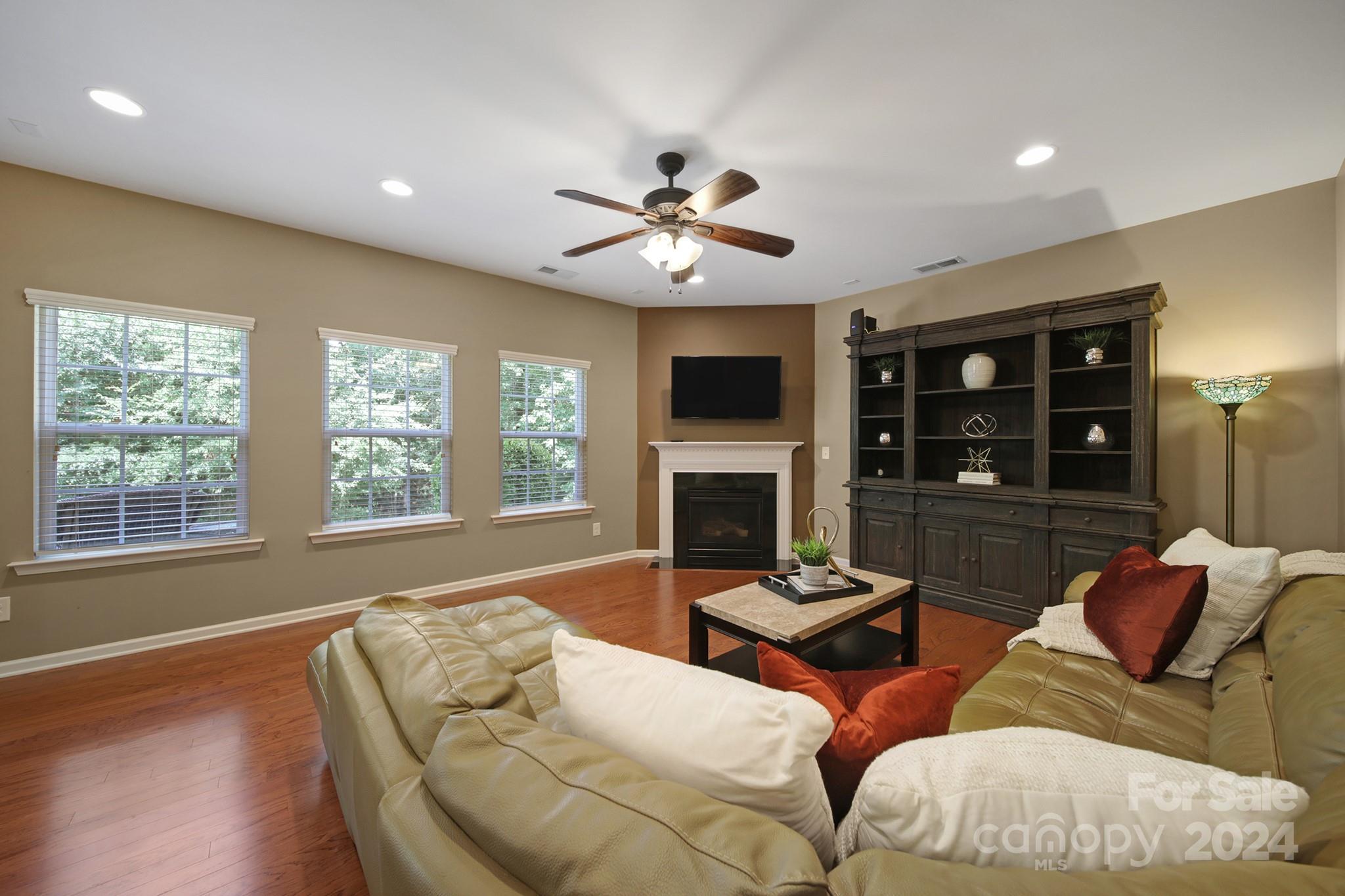 10257 Elizabeth Crest Lane