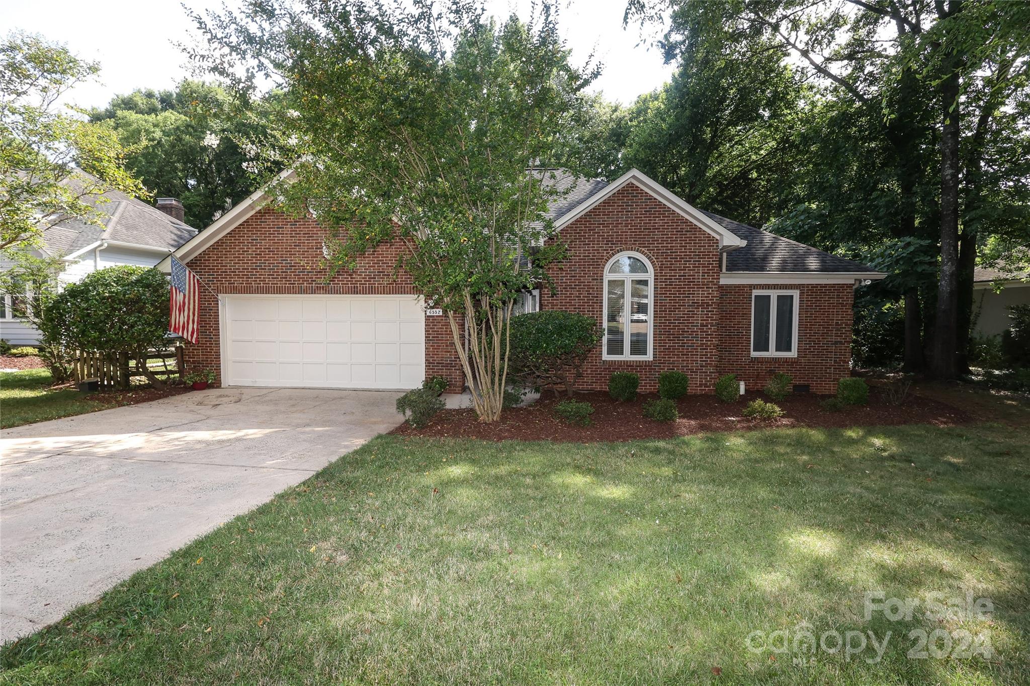 6552 Shaftesbury Road