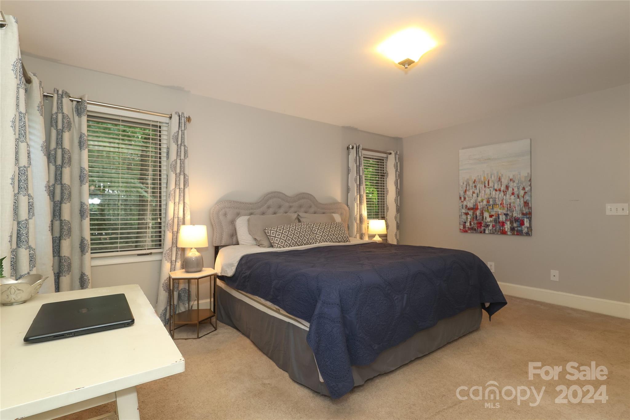 6552 Shaftesbury Road