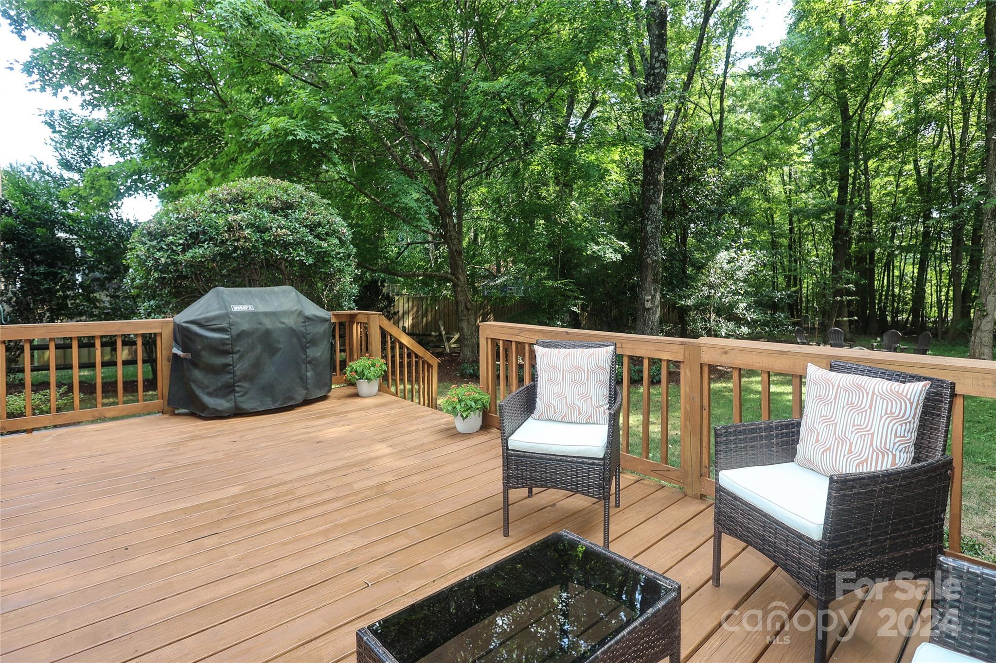 6552 Shaftesbury Road