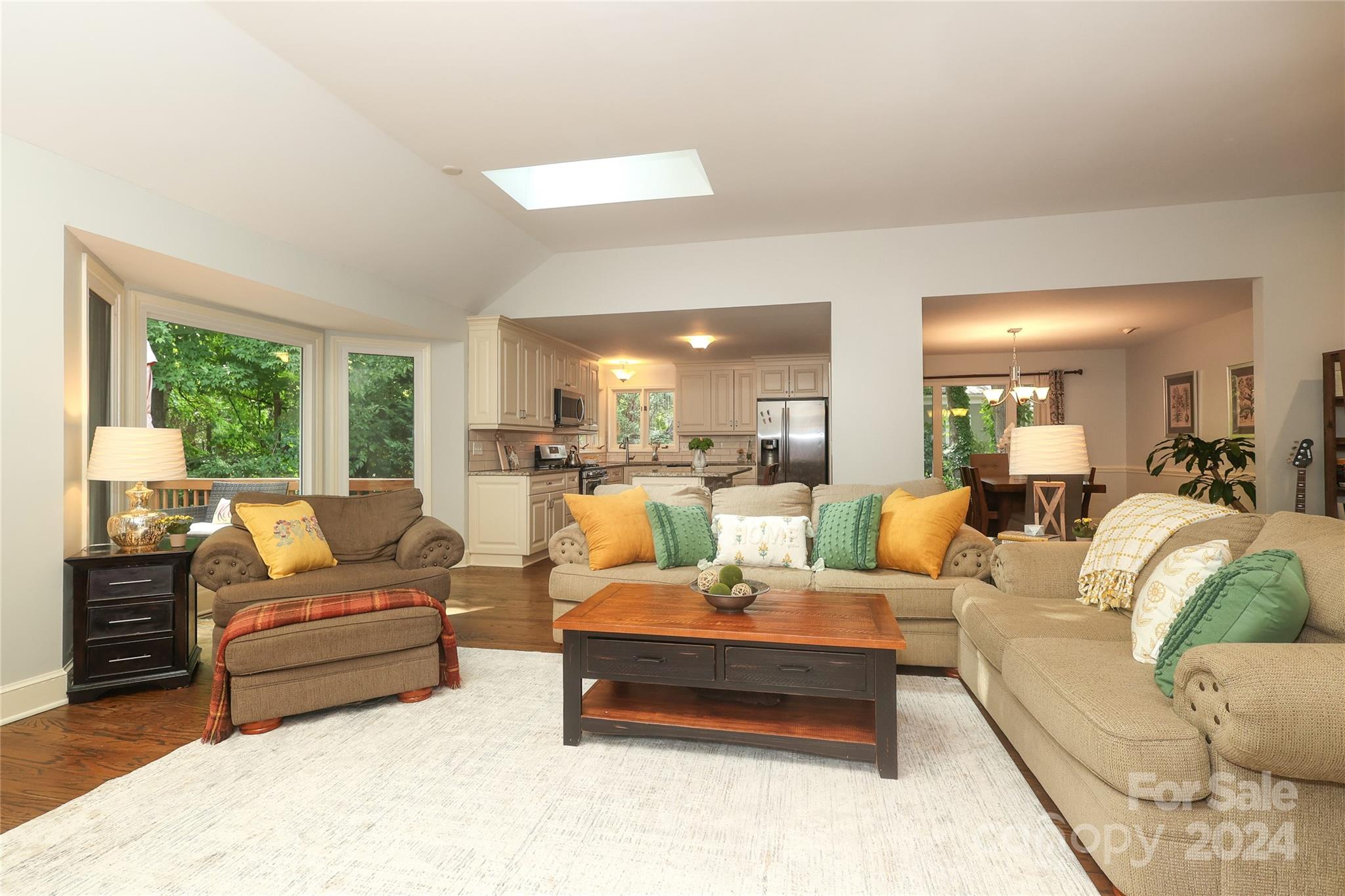 6552 Shaftesbury Road