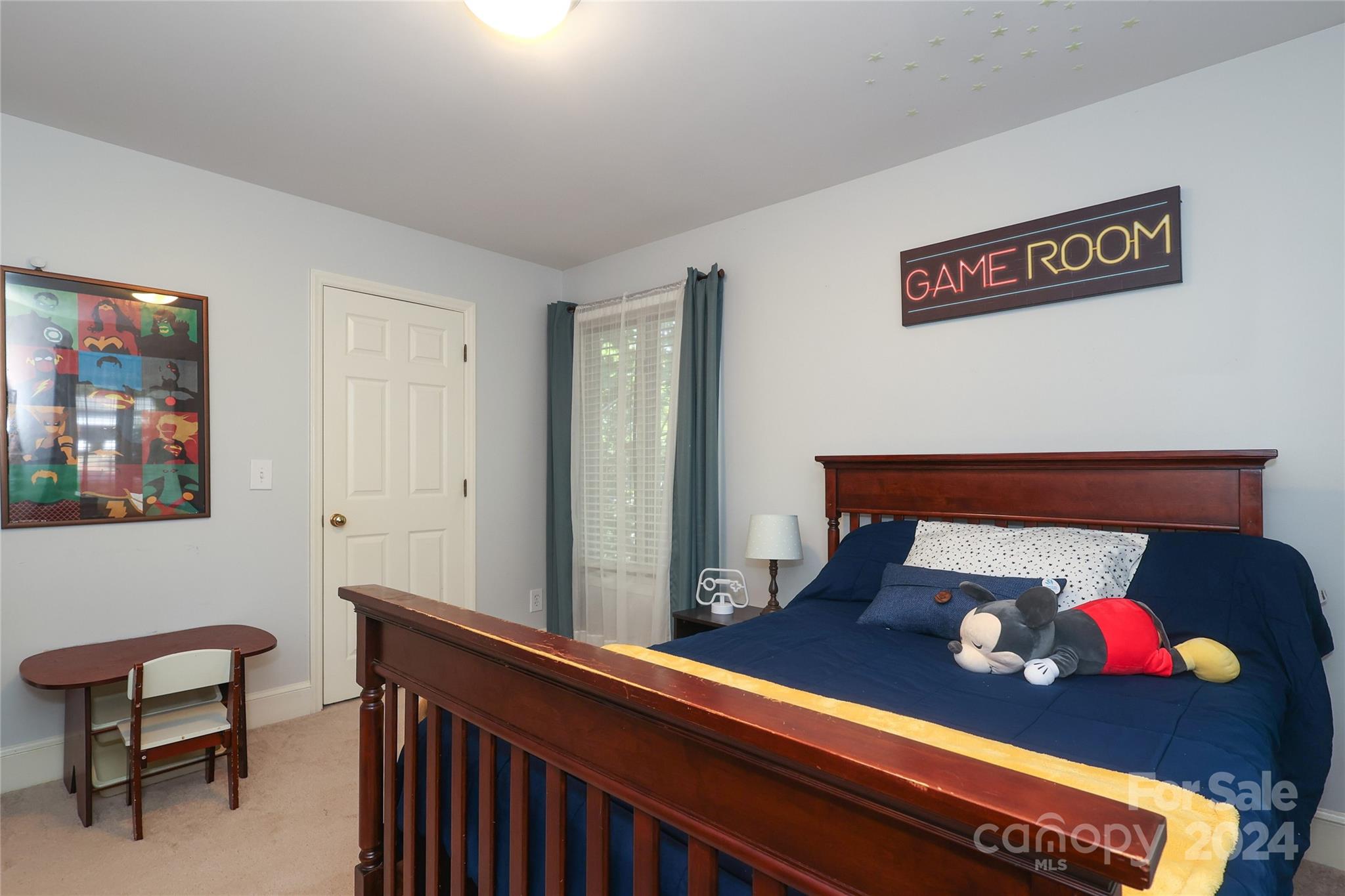 6552 Shaftesbury Road